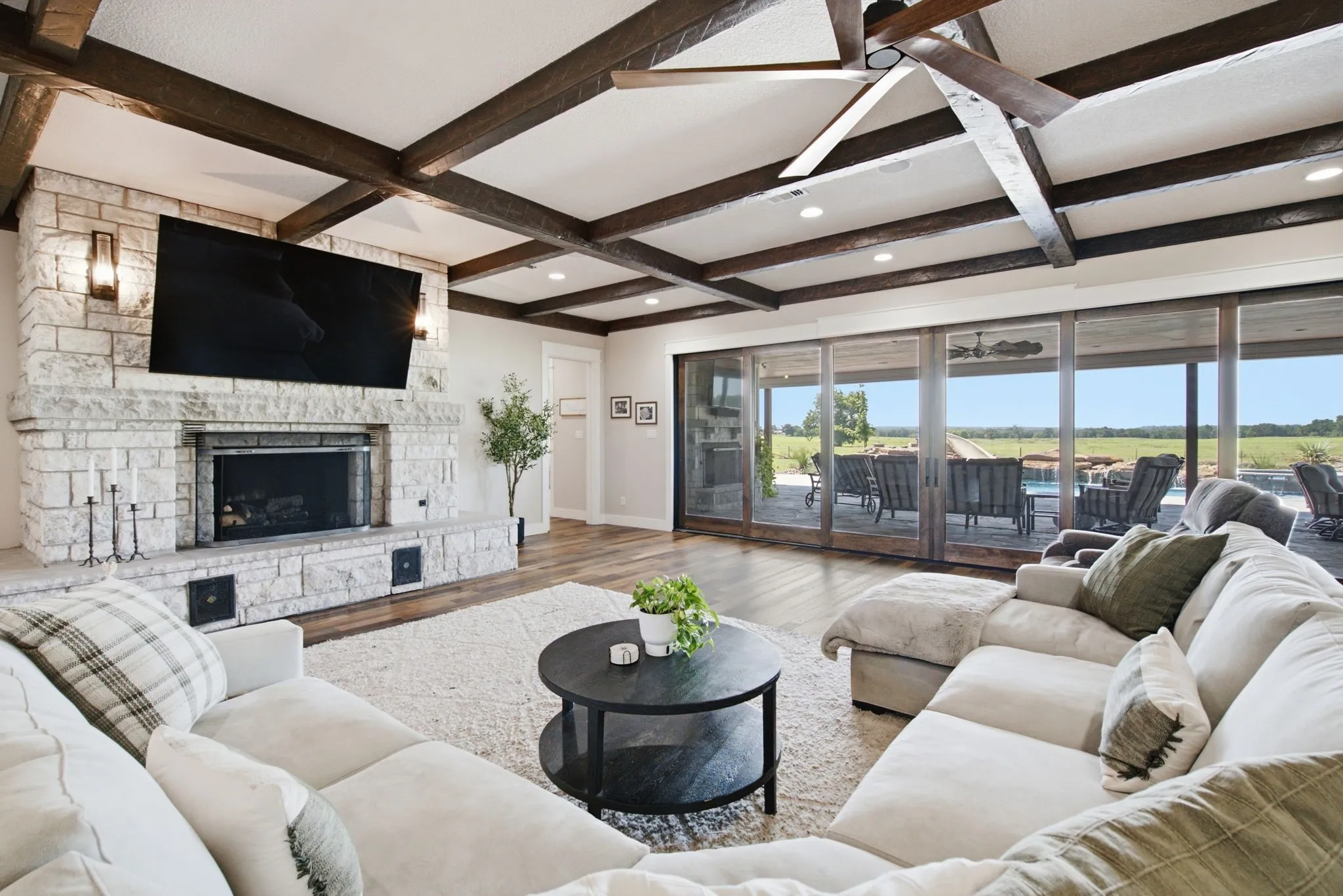 MAIN FLOOR LIVING