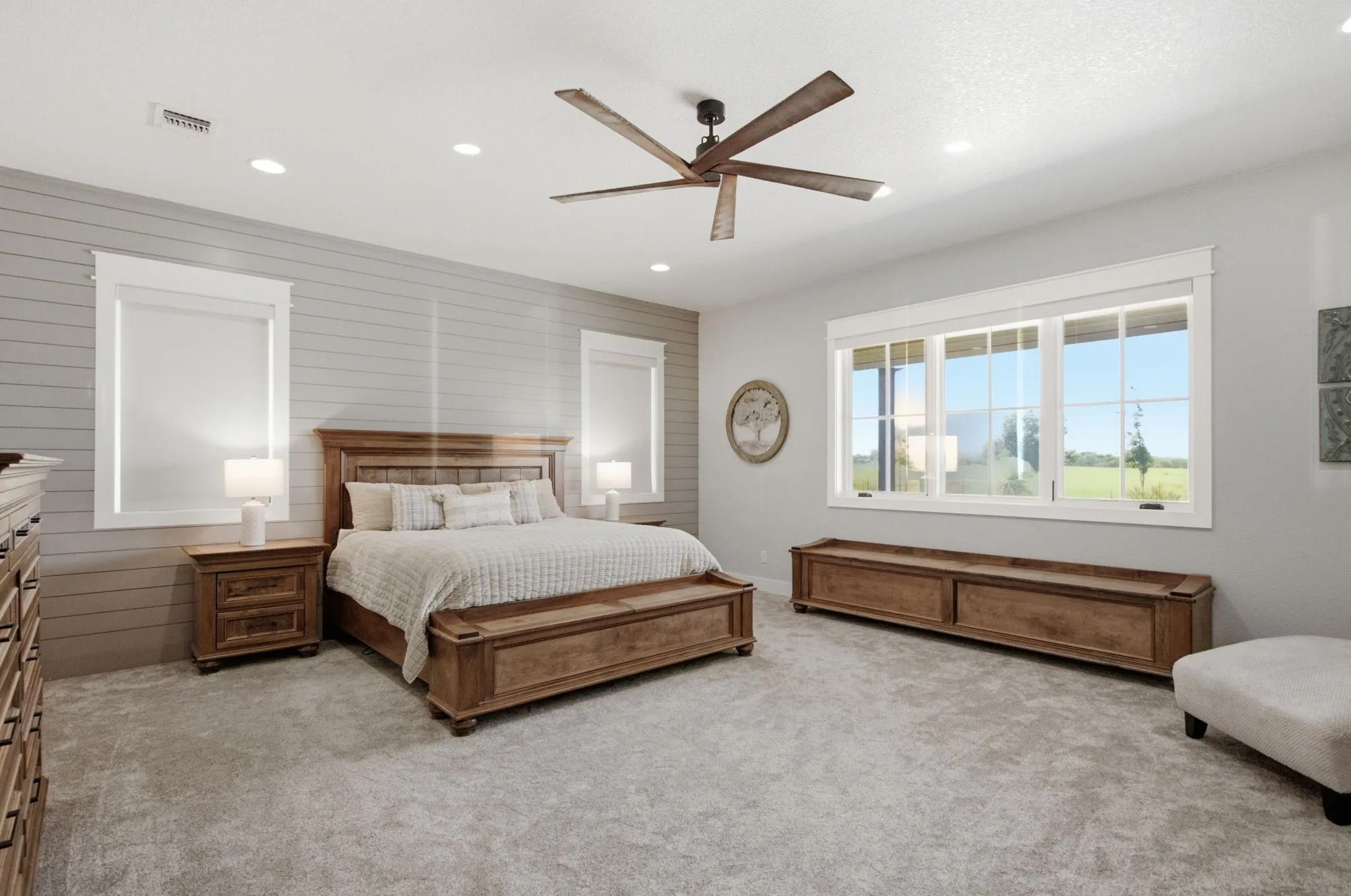 MAIN BEDROOM
