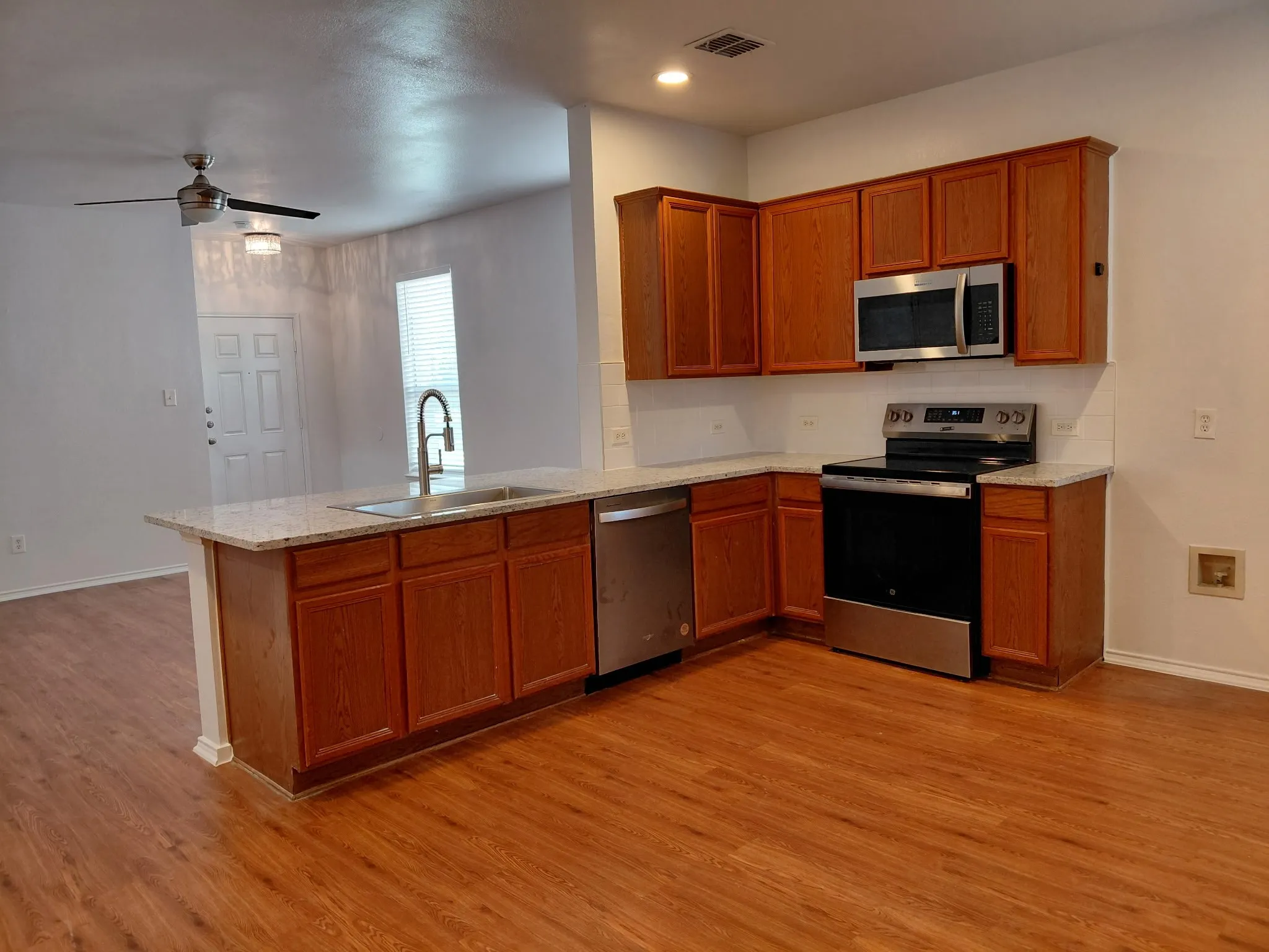 Townhouse For Rent in Dallas County , 1134 Jamie Drive, Grand Prairie, Texas 75052, 4 Bedroom, 3 Bathroom, 2 Garage spaces, 1,716 Sqft, built in 2005, mls#21340165, Real Estate Agent in Grand Prairie, Homes For Rent in Dallas county, Homes For Rent in Grand Prairie, Realtor in Grand Prairie Texas, Real Estate Brokerage Independent Realty Texas, Luminita Cordes Realtor