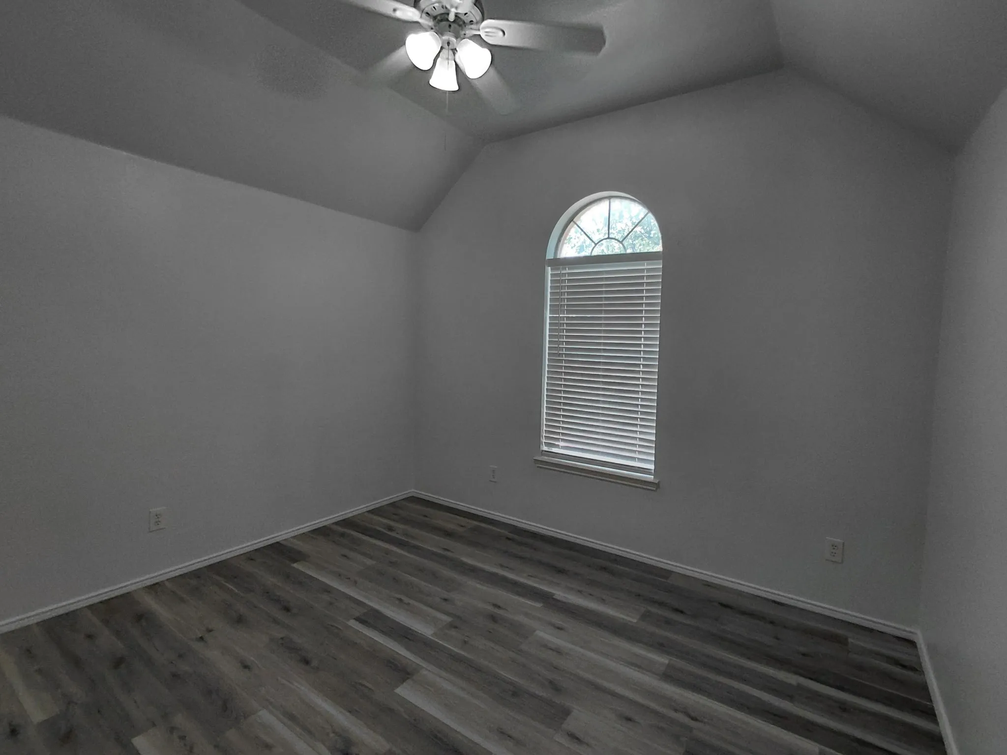Townhouse For Rent in Dallas County , 1134 Jamie Drive, Grand Prairie, Texas 75052, 4 Bedroom, 3 Bathroom, 2 Garage spaces, 1,716 Sqft, built in 2005, mls#21340165, Real Estate Agent in Grand Prairie, Homes For Rent in Dallas county, Homes For Rent in Grand Prairie, Realtor in Grand Prairie Texas, Real Estate Brokerage Independent Realty Texas, Luminita Cordes Realtor