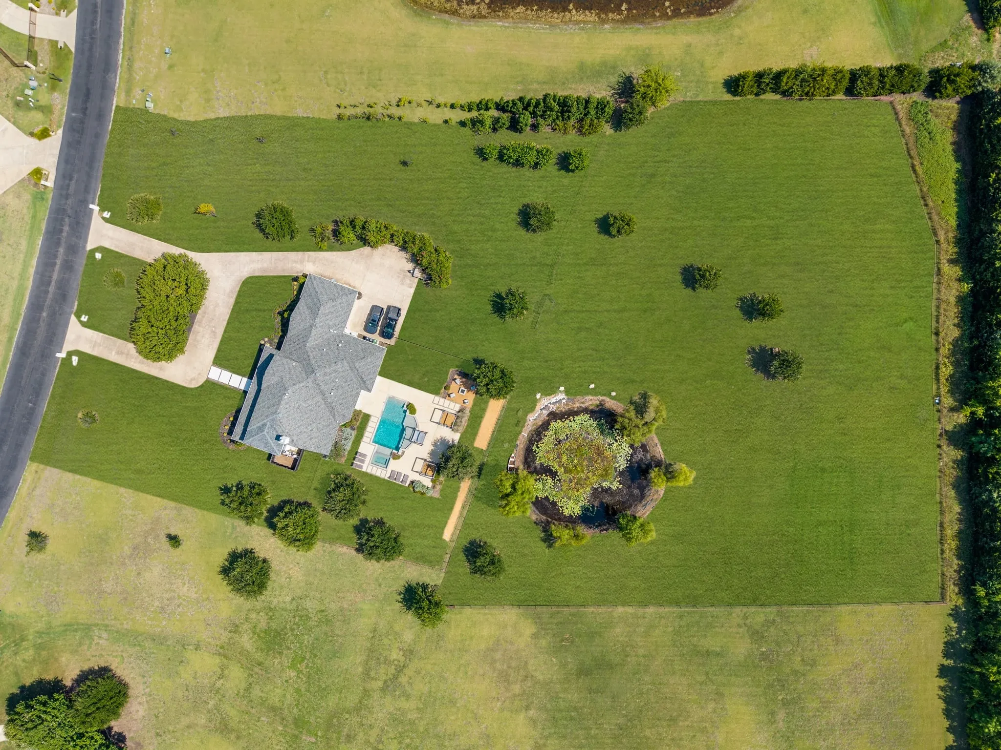 Single Family Residence For Sale in Collin County , 3510 Amberwood Lane, Prosper, Texas 75078, 4 Bedroom, 4 Bathroom, 2 Garage spaces, 4,597 Sqft, built in 2001, mls#21339477, Real Estate Agent in Prosper, Homes For Sale in Collin county, Homes For Sale in Prosper, Realtor in Prosper Texas, Real Estate Brokerage Independent Realty Texas, Luminita Cordes Realtor