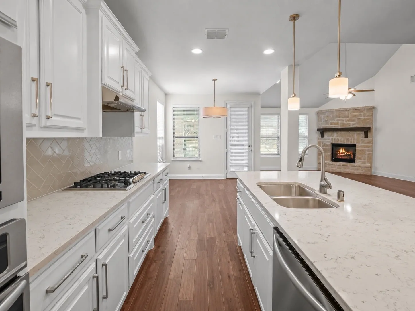 Single Family Residence For Sale in Collin County , 1514 Carnation Street, Celina, Texas 75078, 4 Bedroom, 3 Bathroom, 2 Garage spaces, 3,041 Sqft, built in 2017, mls#21337544, Real Estate Agent in Celina, Homes For Sale in Collin county, Homes For Sale in Celina, Realtor in Celina Texas, Real Estate Brokerage Independent Realty Texas, Luminita Cordes Realtor