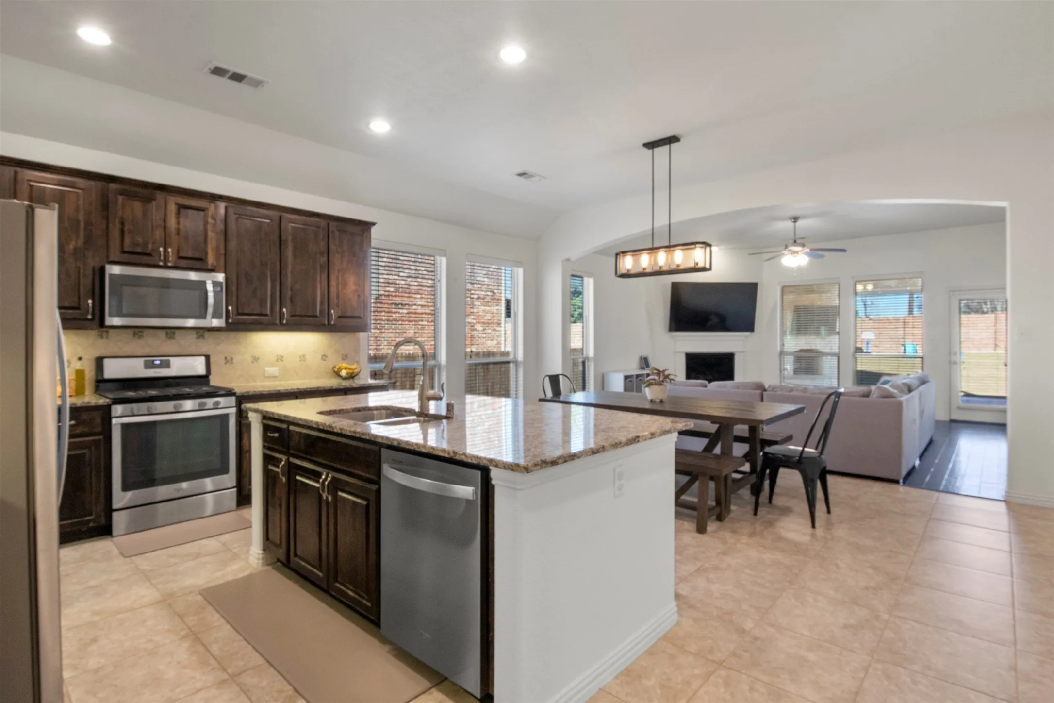 Single Family Residence For Rent in Collin County , 5424 Grove Cove Drive, Mc Kinney, Texas 75071, 3 Bedroom, 2 Bathroom, 2 Garage spaces, 2,084 Sqft, built in 2015, mls#21337971, Real Estate Agent in Mc Kinney, Homes For Rent in Collin county, Homes For Rent in Mc Kinney, Realtor in Mc Kinney Texas, Real Estate Brokerage Independent Realty Texas, Luminita Cordes Realtor