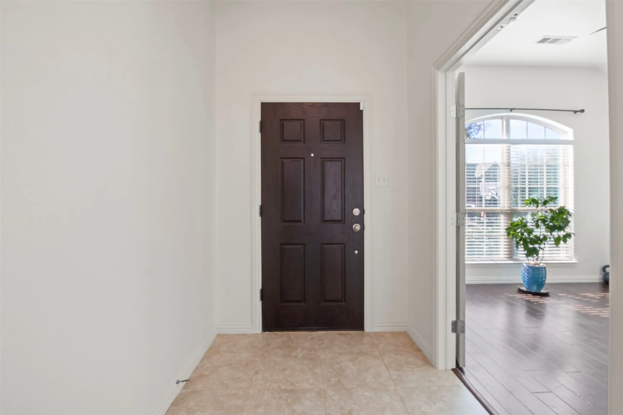 Single Family Residence For Rent in Collin County , 5424 Grove Cove Drive, Mc Kinney, Texas 75071, 3 Bedroom, 2 Bathroom, 2 Garage spaces, 2,084 Sqft, built in 2015, mls#21337971, Real Estate Agent in Mc Kinney, Homes For Rent in Collin county, Homes For Rent in Mc Kinney, Realtor in Mc Kinney Texas, Real Estate Brokerage Independent Realty Texas, Luminita Cordes Realtor