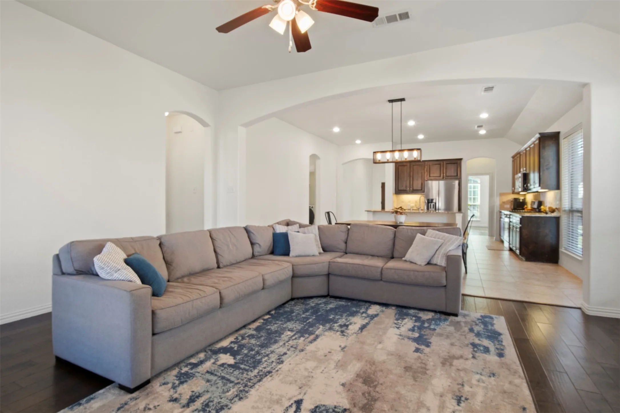 Single Family Residence For Rent in Collin County , 5424 Grove Cove Drive, Mc Kinney, Texas 75071, 3 Bedroom, 2 Bathroom, 2 Garage spaces, 2,084 Sqft, built in 2015, mls#21337971, Real Estate Agent in Mc Kinney, Homes For Rent in Collin county, Homes For Rent in Mc Kinney, Realtor in Mc Kinney Texas, Real Estate Brokerage Independent Realty Texas, Luminita Cordes Realtor