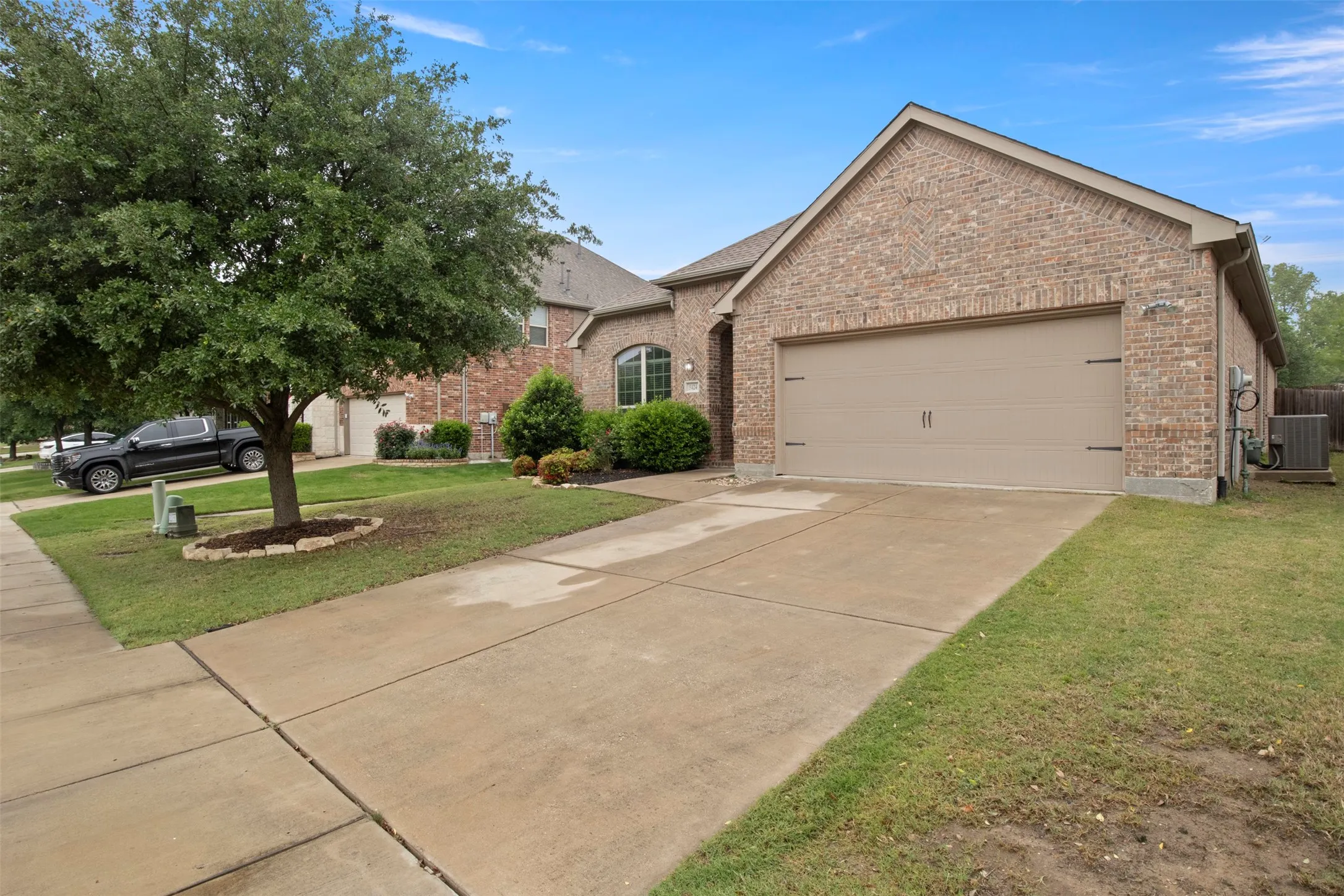 Single Family Residence For Rent in Collin County , 5424 Grove Cove Drive, Mc Kinney, Texas 75071, 3 Bedroom, 2 Bathroom, 2 Garage spaces, 2,084 Sqft, built in 2015, mls#21337971, Real Estate Agent in Mc Kinney, Homes For Rent in Collin county, Homes For Rent in Mc Kinney, Realtor in Mc Kinney Texas, Real Estate Brokerage Independent Realty Texas, Luminita Cordes Realtor