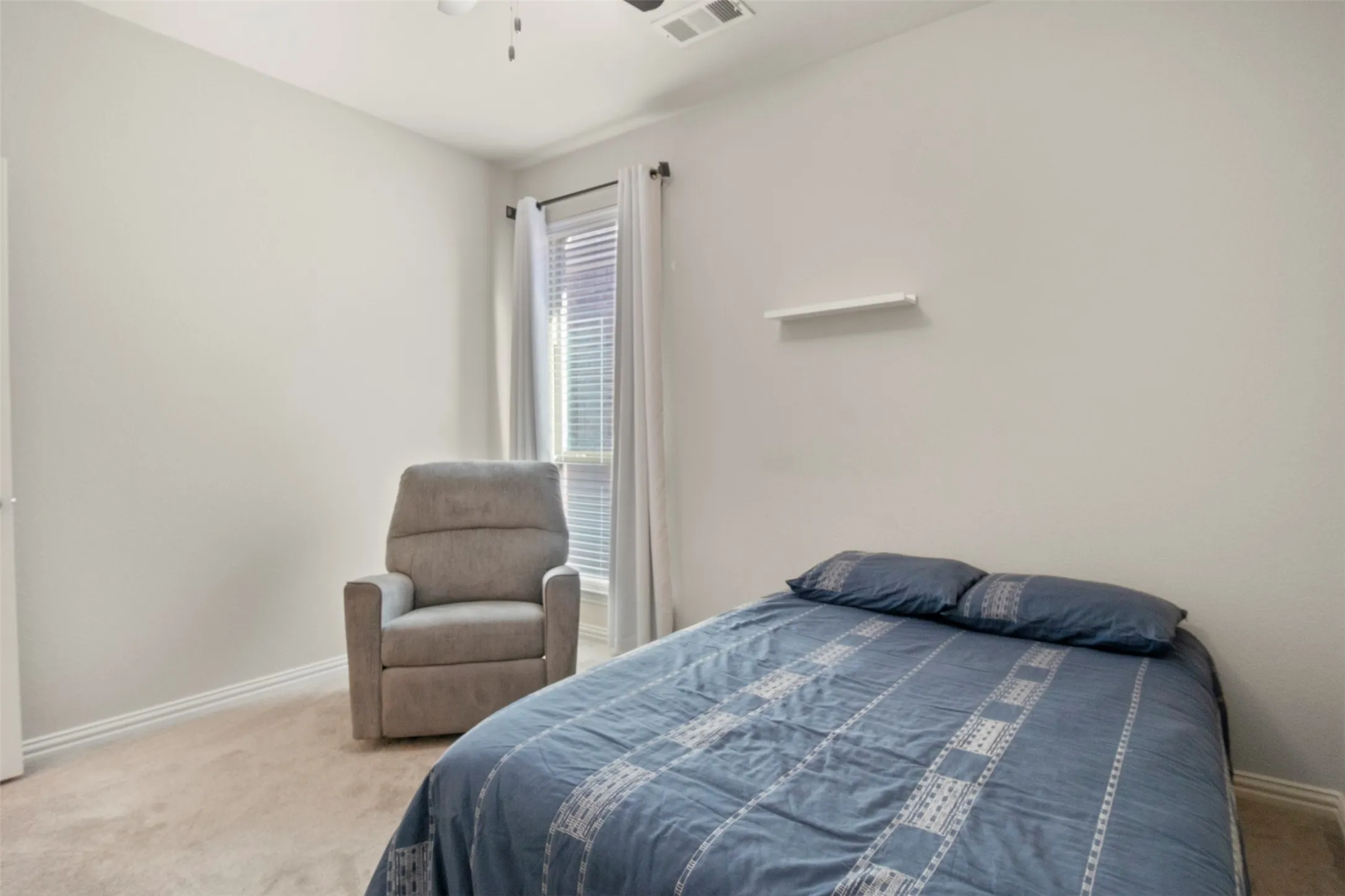Single Family Residence For Rent in Collin County , 5424 Grove Cove Drive, Mc Kinney, Texas 75071, 3 Bedroom, 2 Bathroom, 2 Garage spaces, 2,084 Sqft, built in 2015, mls#21337971, Real Estate Agent in Mc Kinney, Homes For Rent in Collin county, Homes For Rent in Mc Kinney, Realtor in Mc Kinney Texas, Real Estate Brokerage Independent Realty Texas, Luminita Cordes Realtor