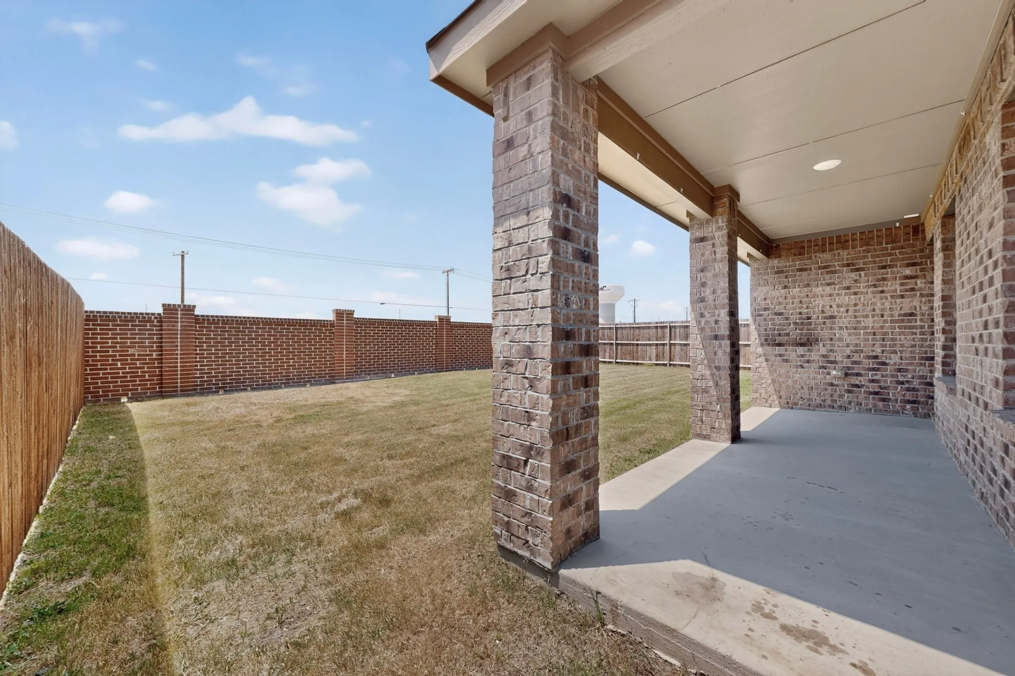 Single Family Residence For Sale in Hunt County , 309 Banner Avenue, Royse City, Texas 75189, 4 Bedrooms, 2 Bathrooms, 2 Garage spaces, 2,086 Sqft, built in 2022, Price $304,999, mls#21340169, Real Estate Agent in Royse City, Homes For Sale in Hunt county, Homes For Sale in Royse City, Realtor in Royse City Texas, Real Estate Brokerage Independent Realty Texas, Luminita Cordes Realtor