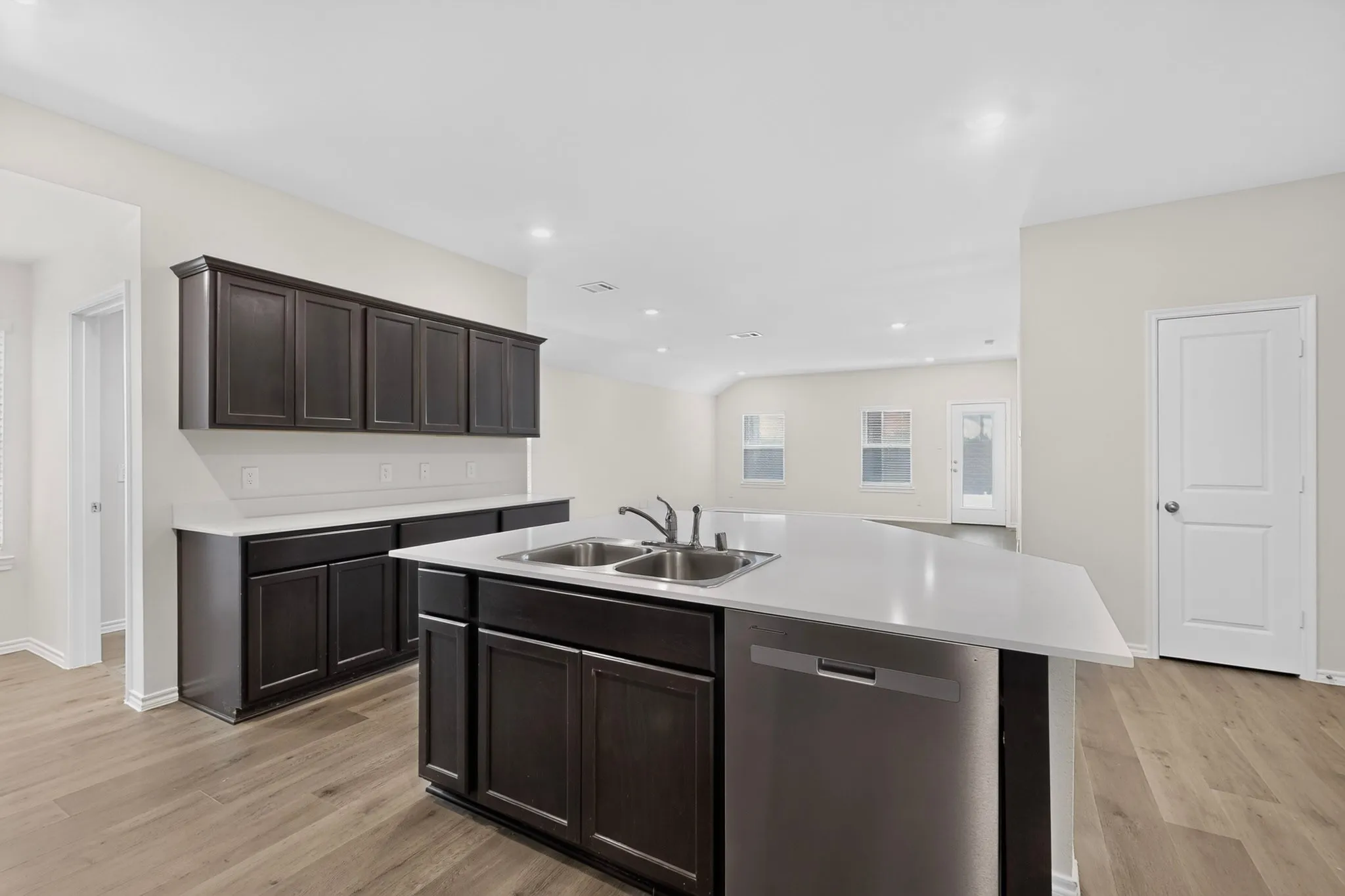 Single Family Residence For Sale in Hunt County , 309 Banner Avenue, Royse City, Texas 75189, 4 Bedrooms, 2 Bathrooms, 2 Garage spaces, 2,086 Sqft, built in 2022, Price $304,999, mls#21340169, Real Estate Agent in Royse City, Homes For Sale in Hunt county, Homes For Sale in Royse City, Realtor in Royse City Texas, Real Estate Brokerage Independent Realty Texas, Luminita Cordes Realtor
