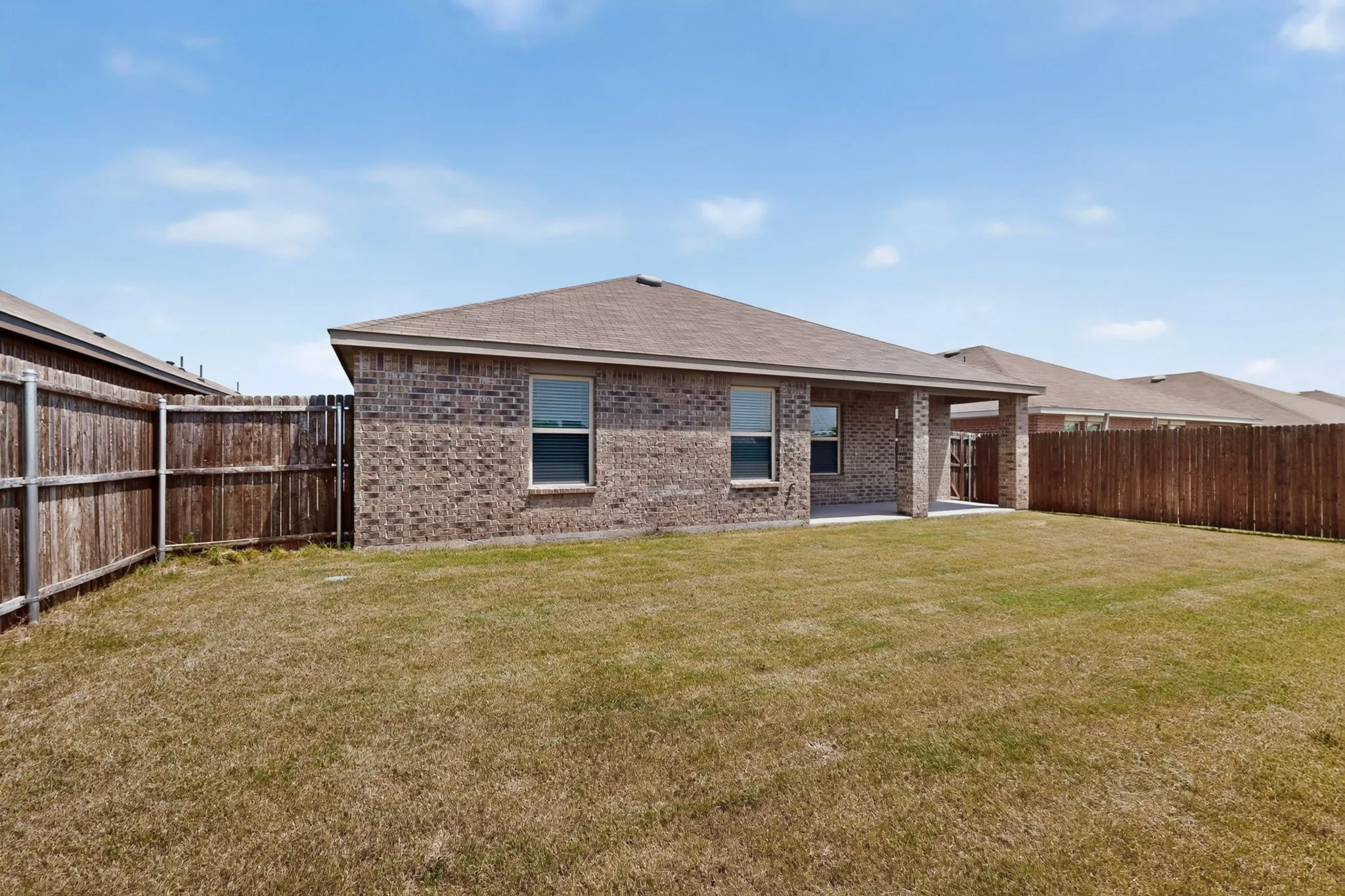 Single Family Residence For Sale in Hunt County , 309 Banner Avenue, Royse City, Texas 75189, 4 Bedrooms, 2 Bathrooms, 2 Garage spaces, 2,086 Sqft, built in 2022, Price $304,999, mls#21340169, Real Estate Agent in Royse City, Homes For Sale in Hunt county, Homes For Sale in Royse City, Realtor in Royse City Texas, Real Estate Brokerage Independent Realty Texas, Luminita Cordes Realtor