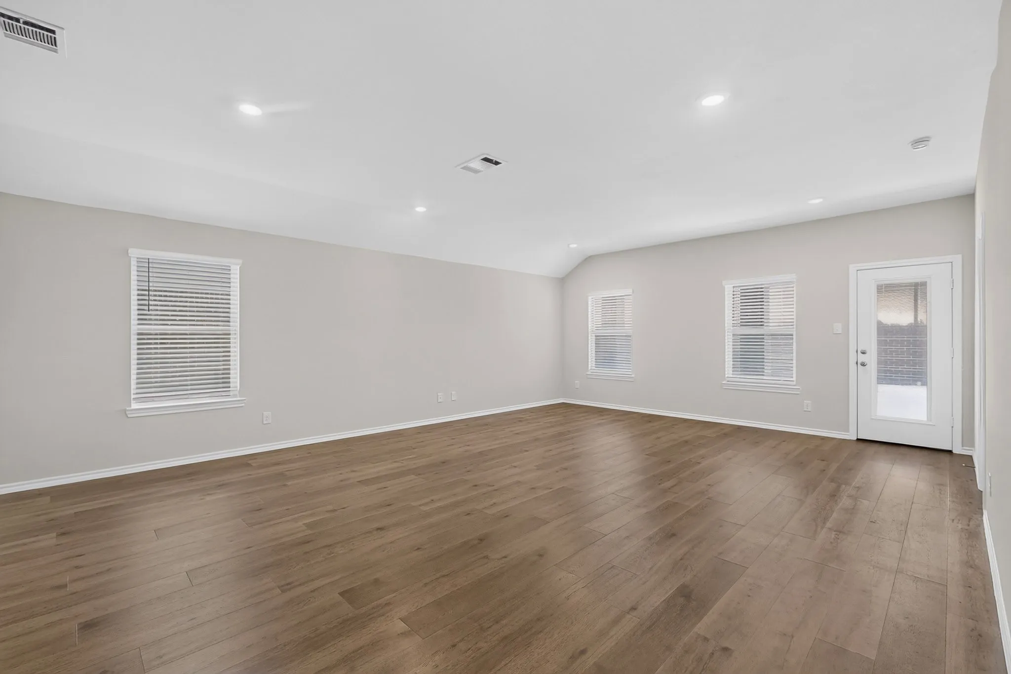 Single Family Residence For Sale in Hunt County , 309 Banner Avenue, Royse City, Texas 75189, 4 Bedrooms, 2 Bathrooms, 2 Garage spaces, 2,086 Sqft, built in 2022, Price $304,999, mls#21340169, Real Estate Agent in Royse City, Homes For Sale in Hunt county, Homes For Sale in Royse City, Realtor in Royse City Texas, Real Estate Brokerage Independent Realty Texas, Luminita Cordes Realtor