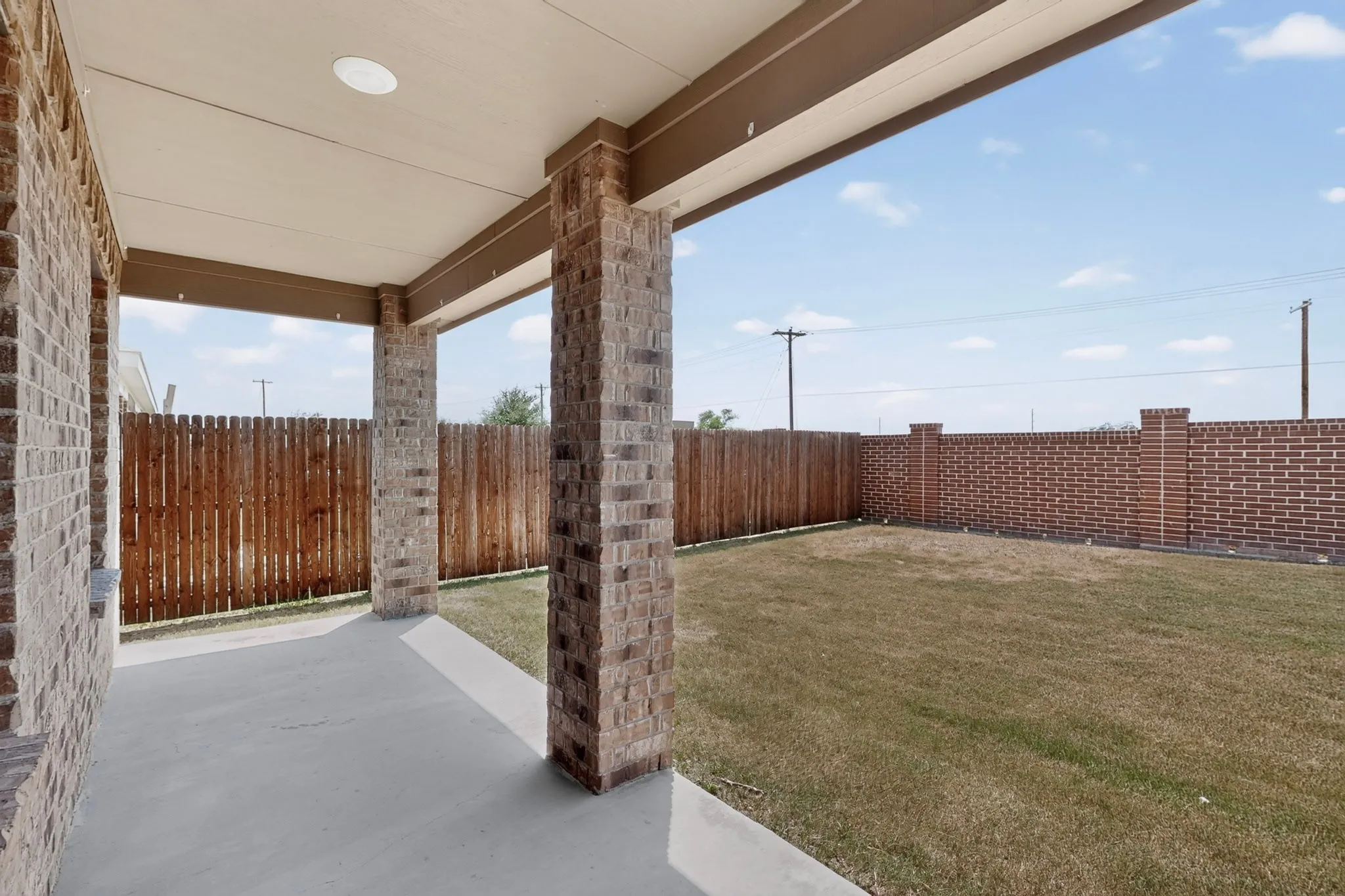Single Family Residence For Sale in Hunt County , 309 Banner Avenue, Royse City, Texas 75189, 4 Bedrooms, 2 Bathrooms, 2 Garage spaces, 2,086 Sqft, built in 2022, Price $304,999, mls#21340169, Real Estate Agent in Royse City, Homes For Sale in Hunt county, Homes For Sale in Royse City, Realtor in Royse City Texas, Real Estate Brokerage Independent Realty Texas, Luminita Cordes Realtor