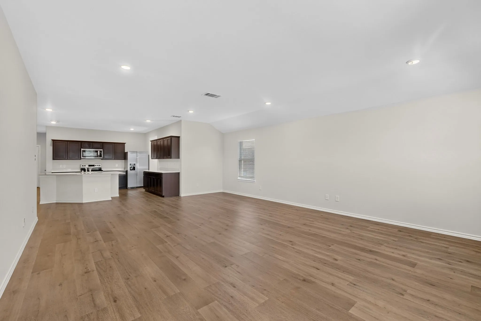 Single Family Residence For Sale in Hunt County , 309 Banner Avenue, Royse City, Texas 75189, 4 Bedrooms, 2 Bathrooms, 2 Garage spaces, 2,086 Sqft, built in 2022, Price $304,999, mls#21340169, Real Estate Agent in Royse City, Homes For Sale in Hunt county, Homes For Sale in Royse City, Realtor in Royse City Texas, Real Estate Brokerage Independent Realty Texas, Luminita Cordes Realtor