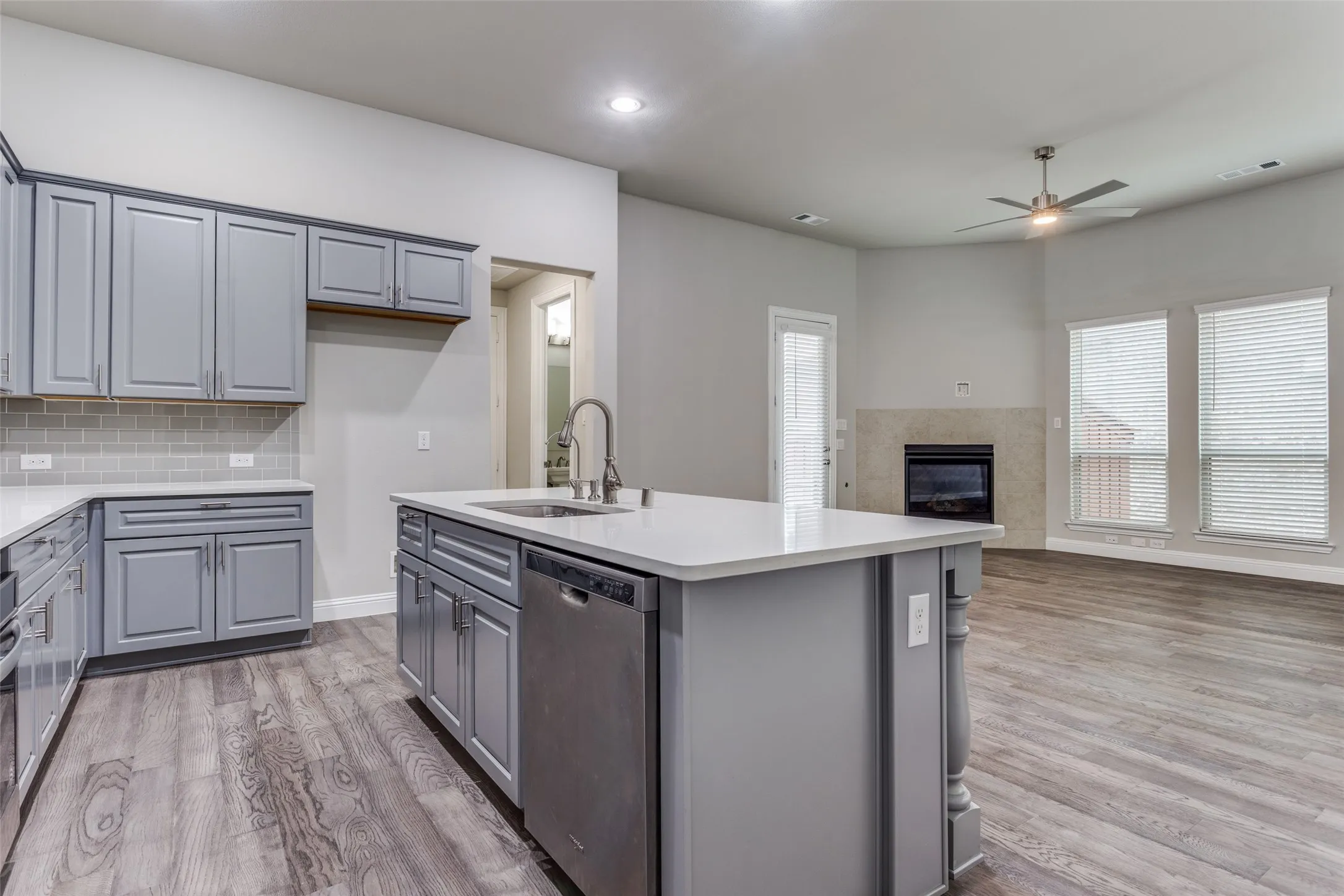 Single Family Residence For Sale in Collin County , 17620 Bottlebrush Drive, Dallas, Texas 75252, 4 Bedroom, 4 Bathroom, 2 Garage spaces, 2,895 Sqft, built in 2019, mls#21327649, Real Estate Agent in Dallas, Homes For Sale in Collin county, Homes For Sale in Dallas, Realtor in Dallas Texas, Real Estate Brokerage Independent Realty Texas, Luminita Cordes Realtor