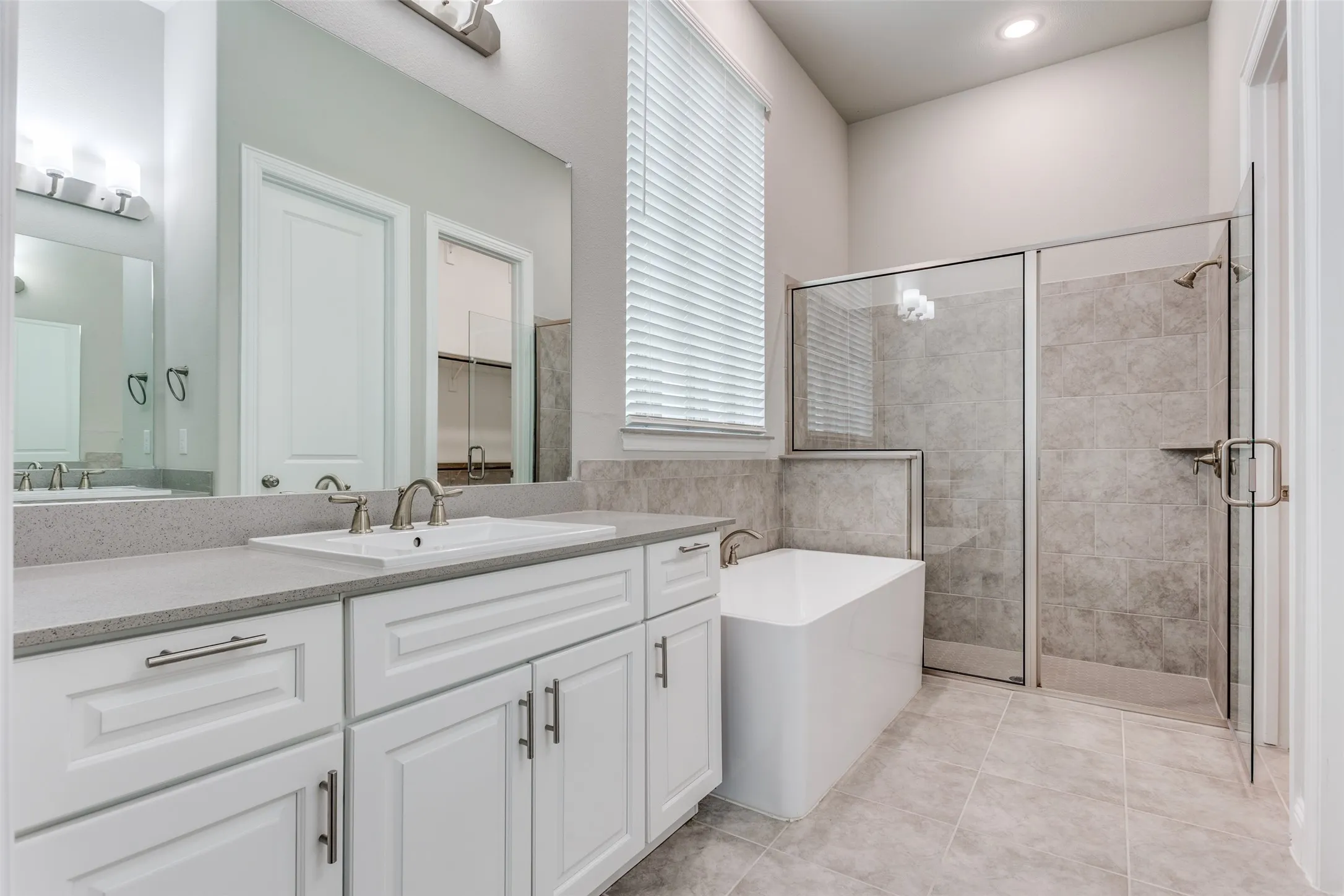 Single Family Residence For Sale in Collin County , 17620 Bottlebrush Drive, Dallas, Texas 75252, 4 Bedroom, 4 Bathroom, 2 Garage spaces, 2,895 Sqft, built in 2019, mls#21327649, Real Estate Agent in Dallas, Homes For Sale in Collin county, Homes For Sale in Dallas, Realtor in Dallas Texas, Real Estate Brokerage Independent Realty Texas, Luminita Cordes Realtor
