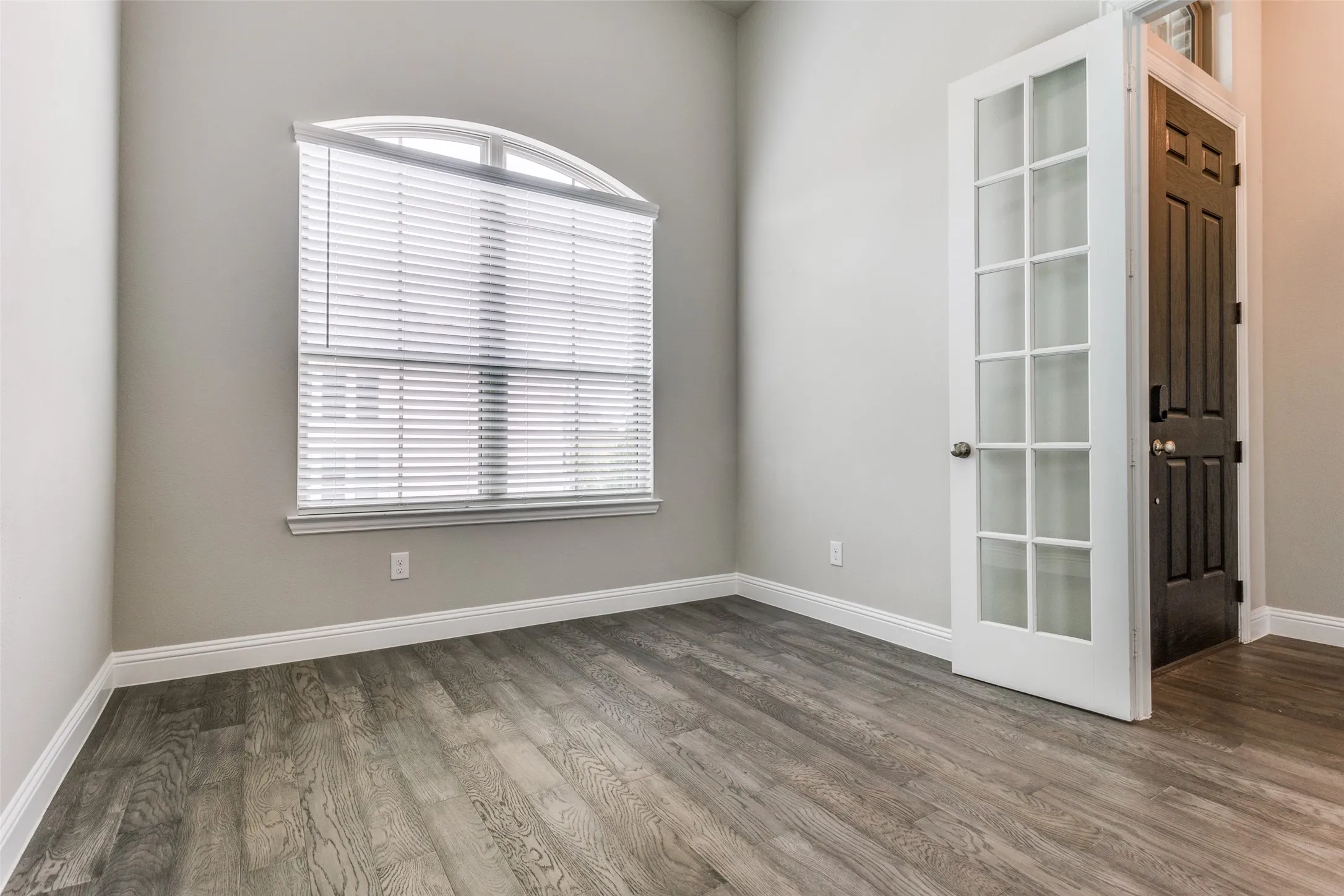 Single Family Residence For Sale in Collin County , 17620 Bottlebrush Drive, Dallas, Texas 75252, 4 Bedroom, 4 Bathroom, 2 Garage spaces, 2,895 Sqft, built in 2019, mls#21327649, Real Estate Agent in Dallas, Homes For Sale in Collin county, Homes For Sale in Dallas, Realtor in Dallas Texas, Real Estate Brokerage Independent Realty Texas, Luminita Cordes Realtor