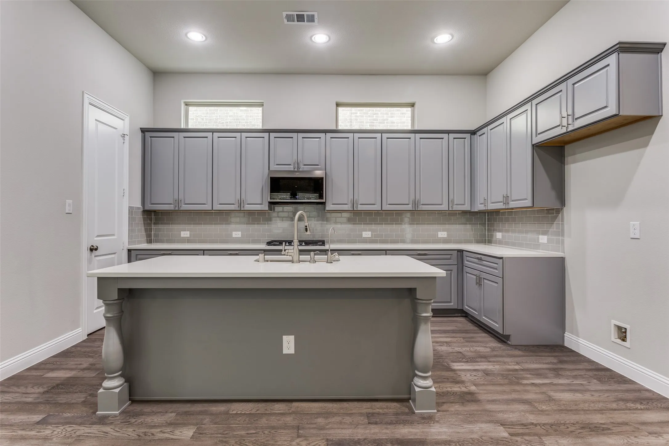 Single Family Residence For Sale in Collin County , 17620 Bottlebrush Drive, Dallas, Texas 75252, 4 Bedroom, 4 Bathroom, 2 Garage spaces, 2,895 Sqft, built in 2019, mls#21327649, Real Estate Agent in Dallas, Homes For Sale in Collin county, Homes For Sale in Dallas, Realtor in Dallas Texas, Real Estate Brokerage Independent Realty Texas, Luminita Cordes Realtor