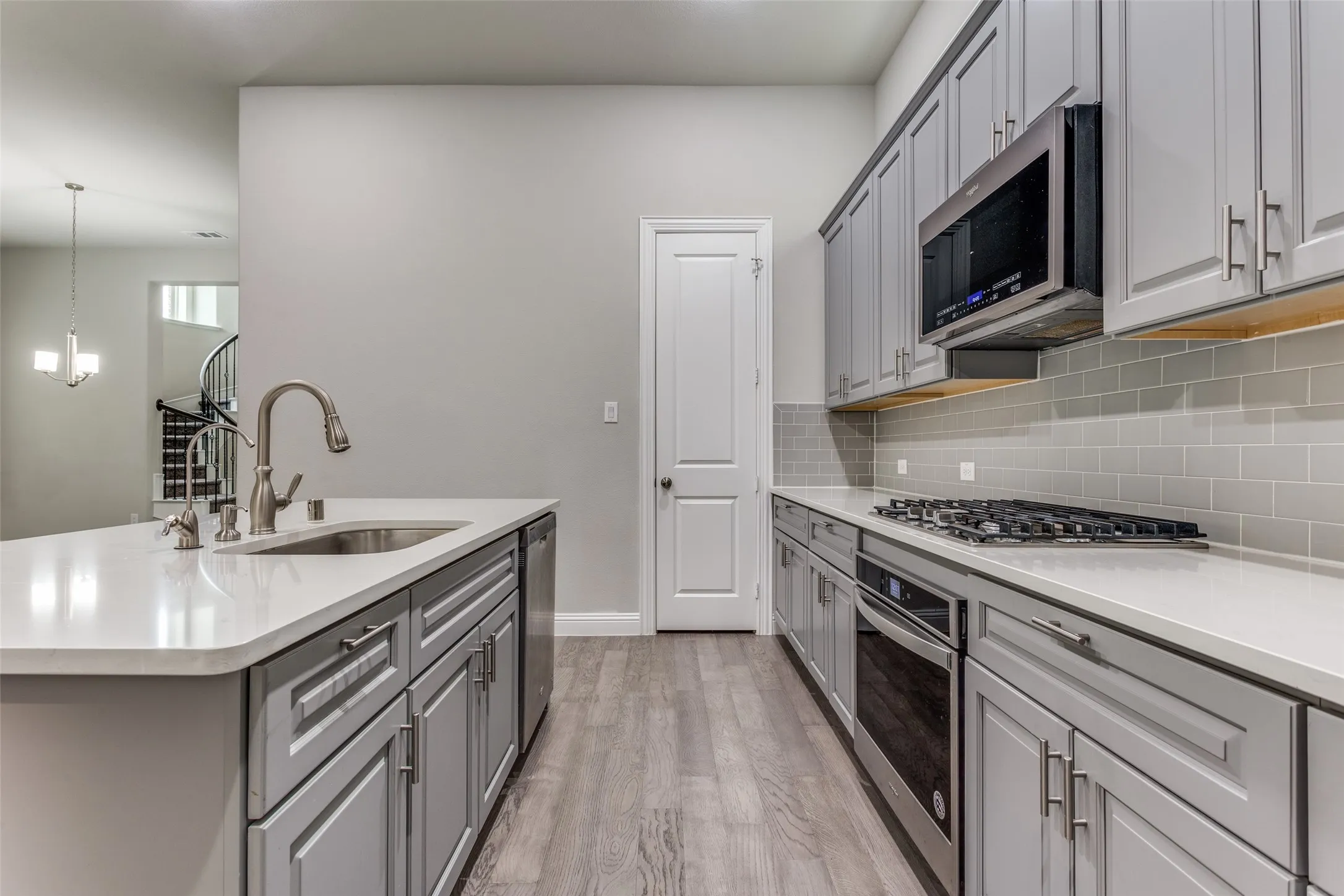 Single Family Residence For Sale in Collin County , 17620 Bottlebrush Drive, Dallas, Texas 75252, 4 Bedroom, 4 Bathroom, 2 Garage spaces, 2,895 Sqft, built in 2019, mls#21327649, Real Estate Agent in Dallas, Homes For Sale in Collin county, Homes For Sale in Dallas, Realtor in Dallas Texas, Real Estate Brokerage Independent Realty Texas, Luminita Cordes Realtor