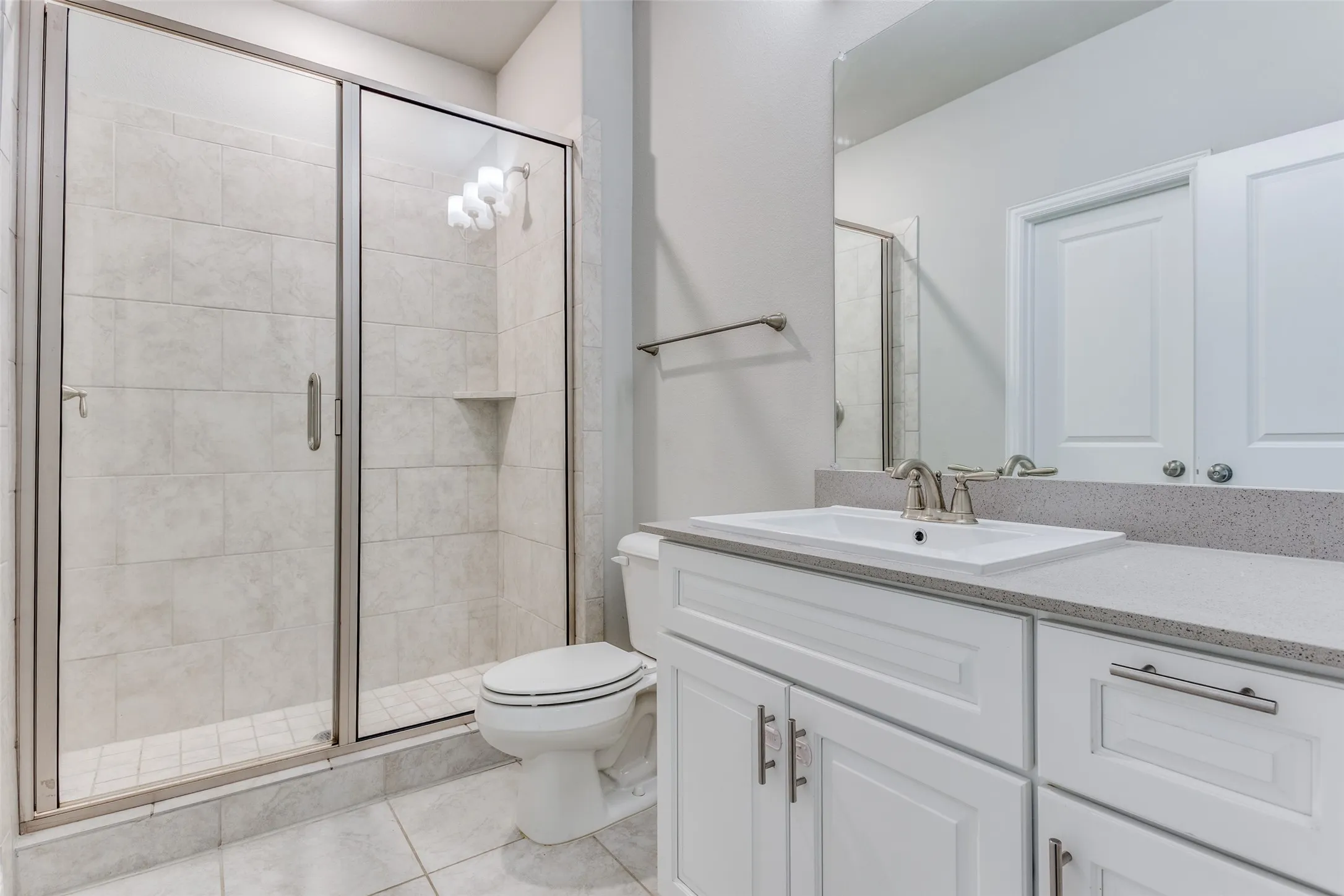 Single Family Residence For Sale in Collin County , 17620 Bottlebrush Drive, Dallas, Texas 75252, 4 Bedroom, 4 Bathroom, 2 Garage spaces, 2,895 Sqft, built in 2019, mls#21327649, Real Estate Agent in Dallas, Homes For Sale in Collin county, Homes For Sale in Dallas, Realtor in Dallas Texas, Real Estate Brokerage Independent Realty Texas, Luminita Cordes Realtor