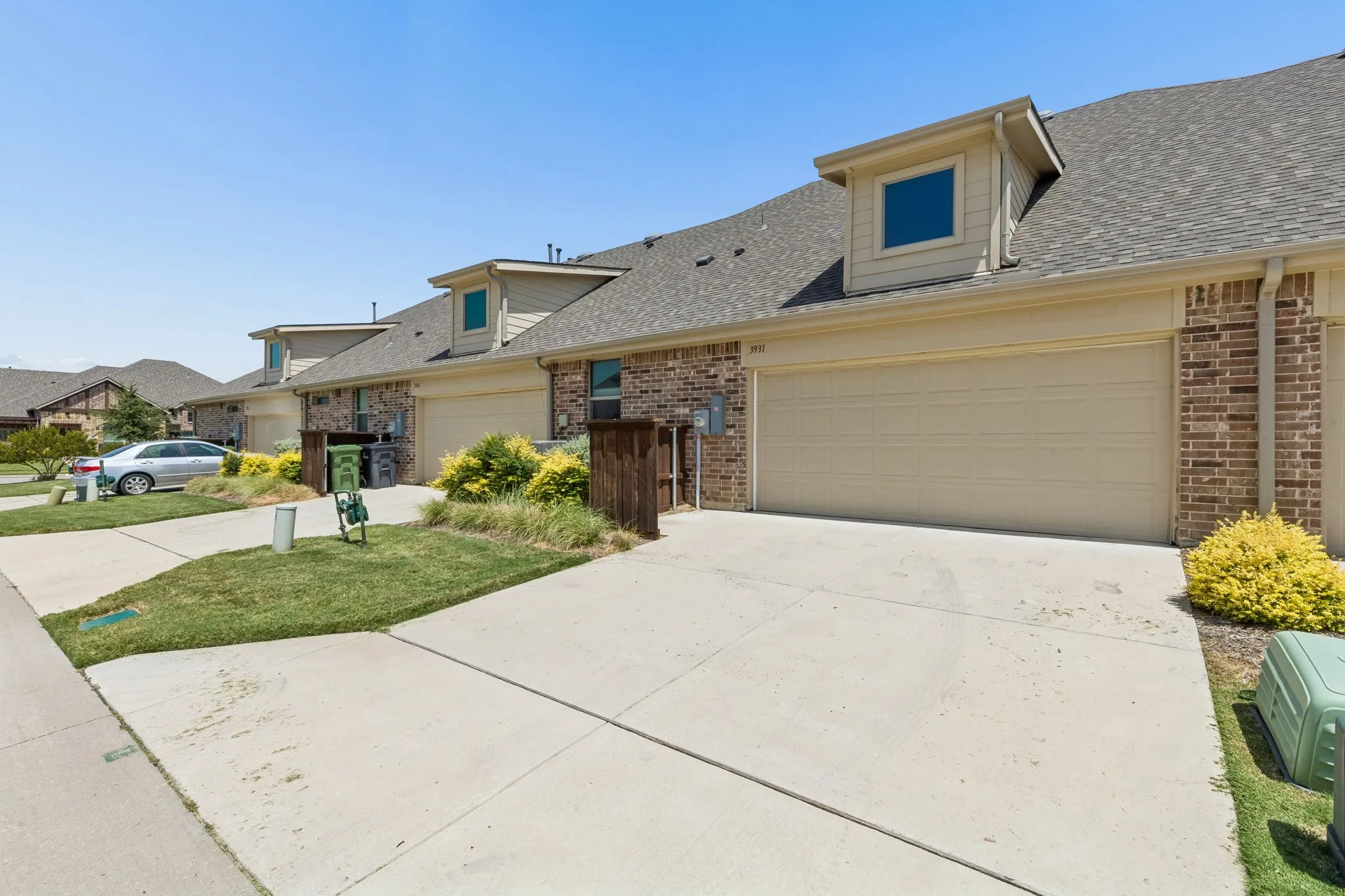 Townhouse For Sale in Denton County , 3931 Marigold Lane, Prosper, Texas 75078, 2 Bedroom, 2 Bathroom, 2 Garage spaces, 1,366 Sqft, built in 2021, mls#21337109, Real Estate Agent in Prosper, Homes For Sale in Denton county, Homes For Sale in Prosper, Realtor in Prosper Texas, Real Estate Brokerage Independent Realty Texas, Luminita Cordes Realtor