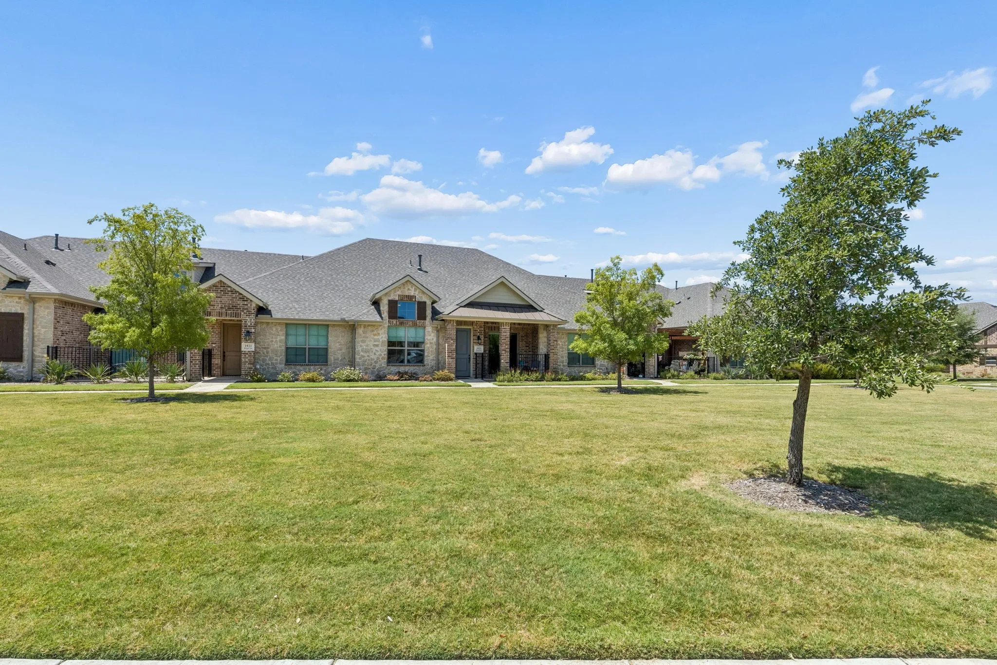 Townhouse For Sale in Denton County , 3931 Marigold Lane, Prosper, Texas 75078, 2 Bedroom, 2 Bathroom, 2 Garage spaces, 1,366 Sqft, built in 2021, mls#21337109, Real Estate Agent in Prosper, Homes For Sale in Denton county, Homes For Sale in Prosper, Realtor in Prosper Texas, Real Estate Brokerage Independent Realty Texas, Luminita Cordes Realtor