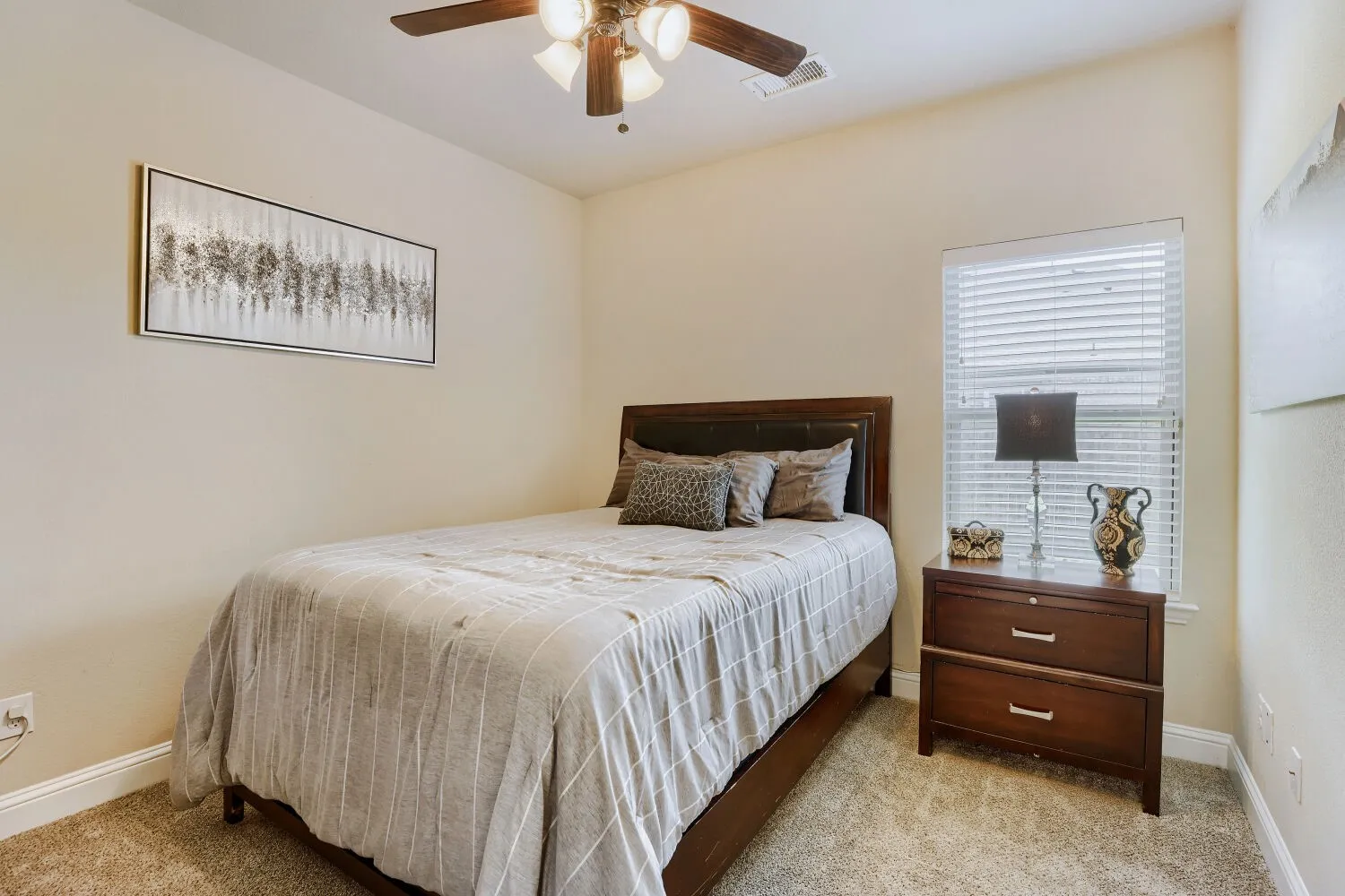 Single Family Residence For Sale in Rockwall County , 211 Gardenia Drive, Royse City, Texas 75189, 4 Bedroom, 3 Bathroom, 3 Garage spaces, 2,136 Sqft, built in 2019, mls#21339534, Real Estate Agent in Royse City, Homes For Sale in Rockwall county, Homes For Sale in Royse City, Realtor in Royse City Texas, Real Estate Brokerage Independent Realty Texas, Luminita Cordes Realtor