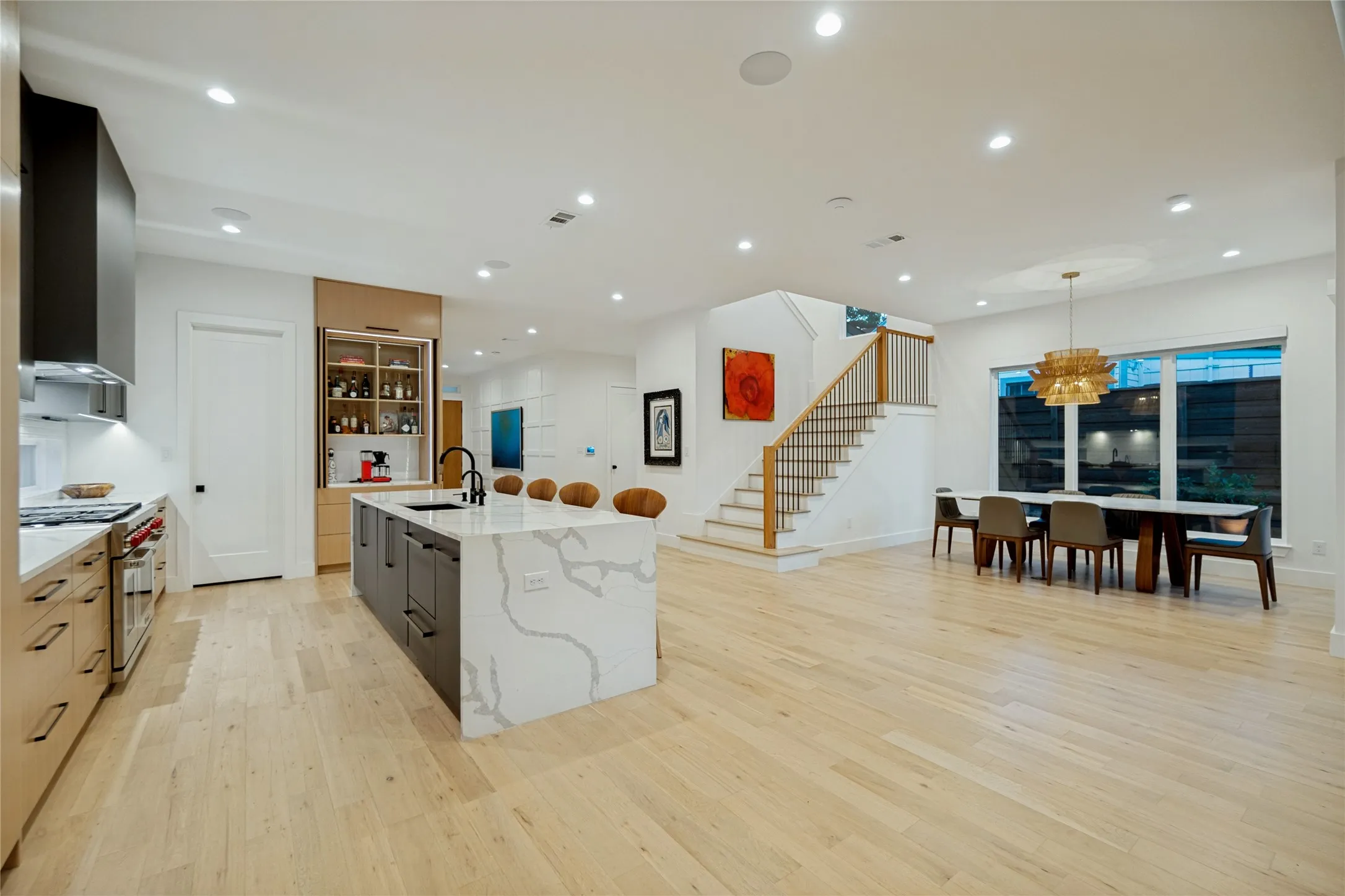 Single Family Residence For Sale in Dallas County , 8610 Angora Street, Dallas, Texas 75218, 4 Bedroom, 4 Bathroom, 2 Garage spaces, 3,277 Sqft, built in 2021, mls#21336142, Real Estate Agent in Dallas, Homes For Sale in Dallas county, Homes For Sale in Dallas, Realtor in Dallas Texas, Real Estate Brokerage Independent Realty Texas, Luminita Cordes Realtor