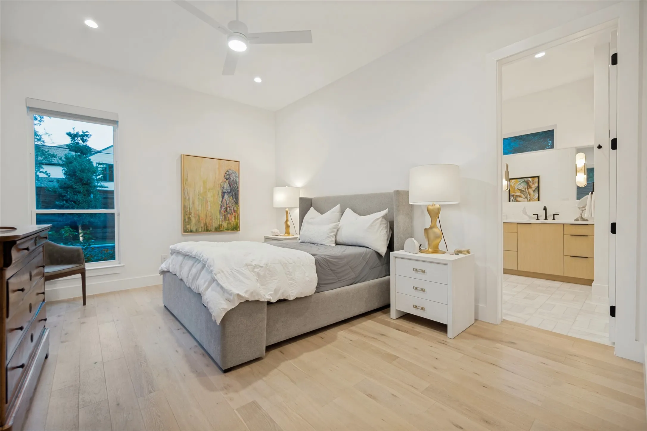 Single Family Residence For Sale in Dallas County , 8610 Angora Street, Dallas, Texas 75218, 4 Bedroom, 4 Bathroom, 2 Garage spaces, 3,277 Sqft, built in 2021, mls#21336142, Real Estate Agent in Dallas, Homes For Sale in Dallas county, Homes For Sale in Dallas, Realtor in Dallas Texas, Real Estate Brokerage Independent Realty Texas, Luminita Cordes Realtor