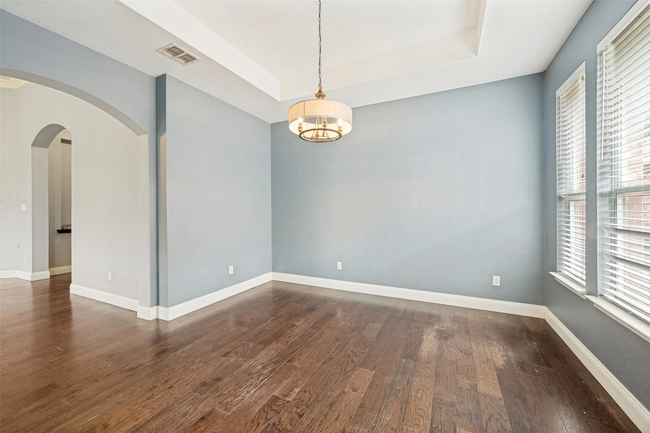 Single Family Residence For Rent in Tarrant County , 4849 Gloucester Drive, Grand Prairie, Texas 75052, 3 Bedroom, 2 Bathroom, 2 Garage spaces, 2,012 Sqft, built in 2000, mls#21340195, Real Estate Agent in Grand Prairie, Homes For Rent in Tarrant county, Homes For Rent in Grand Prairie, Realtor in Grand Prairie Texas, Real Estate Brokerage Independent Realty Texas, Luminita Cordes Realtor
