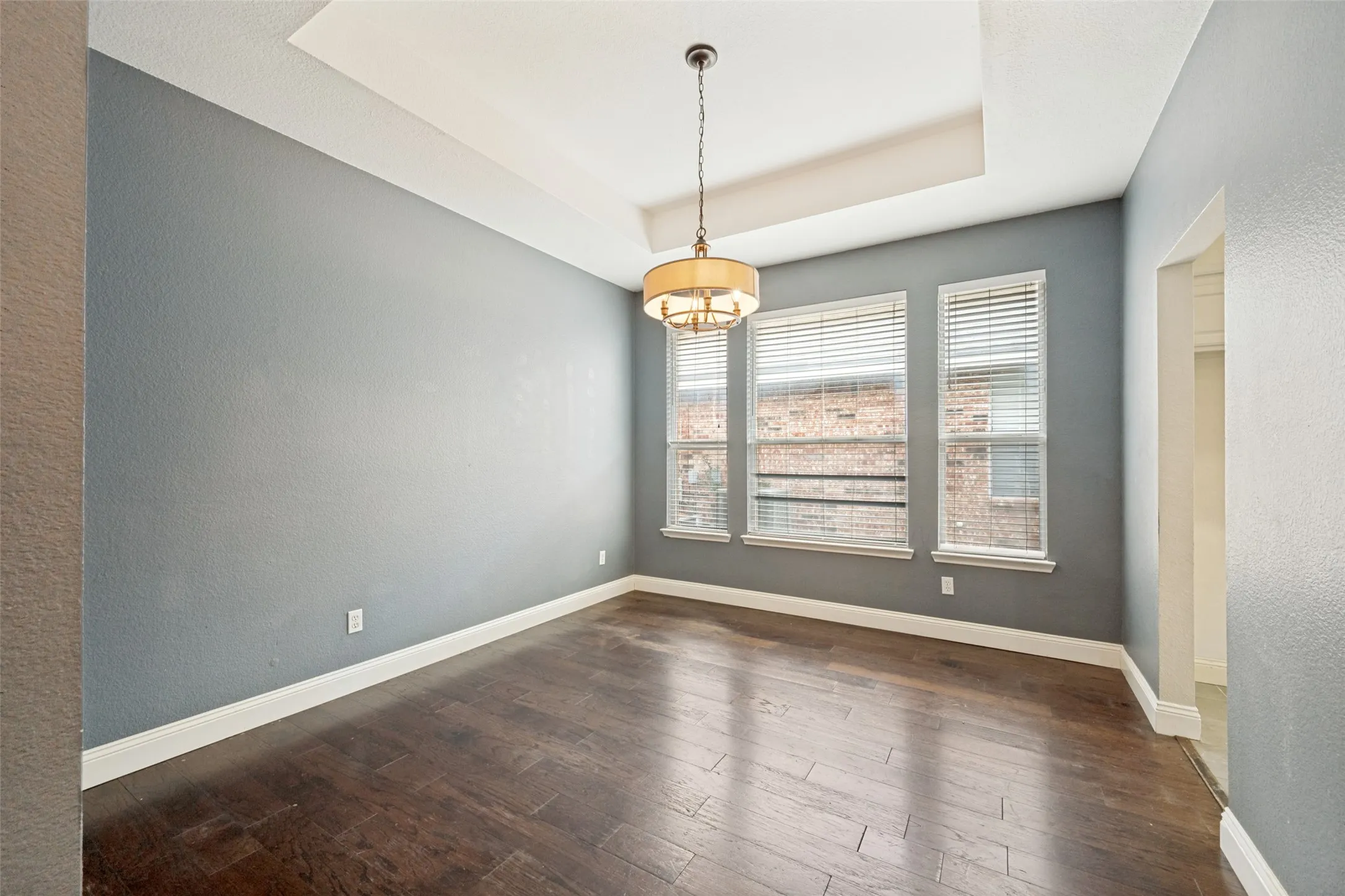 Single Family Residence For Rent in Tarrant County , 4849 Gloucester Drive, Grand Prairie, Texas 75052, 3 Bedroom, 2 Bathroom, 2 Garage spaces, 2,012 Sqft, built in 2000, mls#21340195, Real Estate Agent in Grand Prairie, Homes For Rent in Tarrant county, Homes For Rent in Grand Prairie, Realtor in Grand Prairie Texas, Real Estate Brokerage Independent Realty Texas, Luminita Cordes Realtor