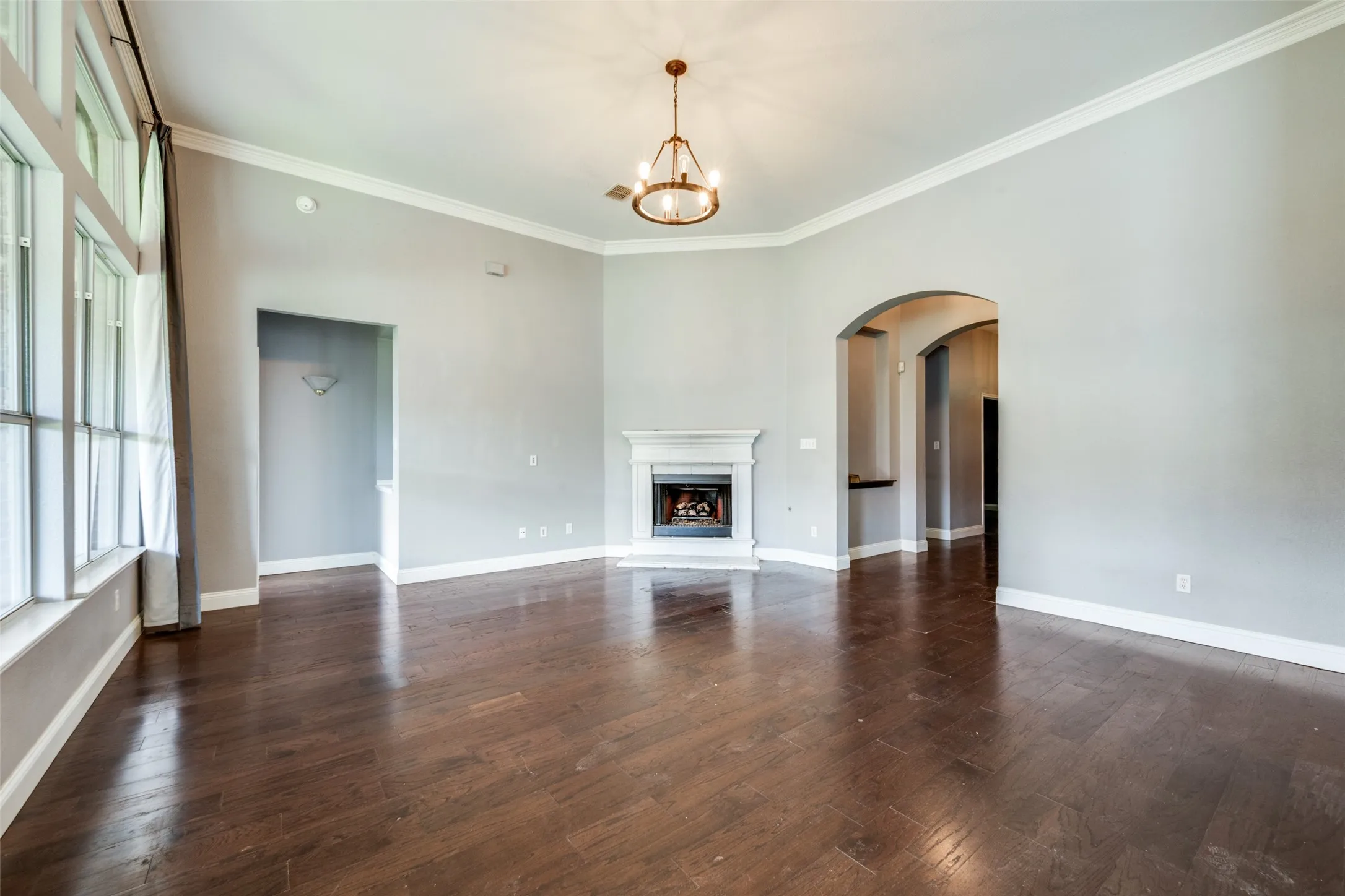 Single Family Residence For Rent in Tarrant County , 4849 Gloucester Drive, Grand Prairie, Texas 75052, 3 Bedroom, 2 Bathroom, 2 Garage spaces, 2,012 Sqft, built in 2000, mls#21340195, Real Estate Agent in Grand Prairie, Homes For Rent in Tarrant county, Homes For Rent in Grand Prairie, Realtor in Grand Prairie Texas, Real Estate Brokerage Independent Realty Texas, Luminita Cordes Realtor