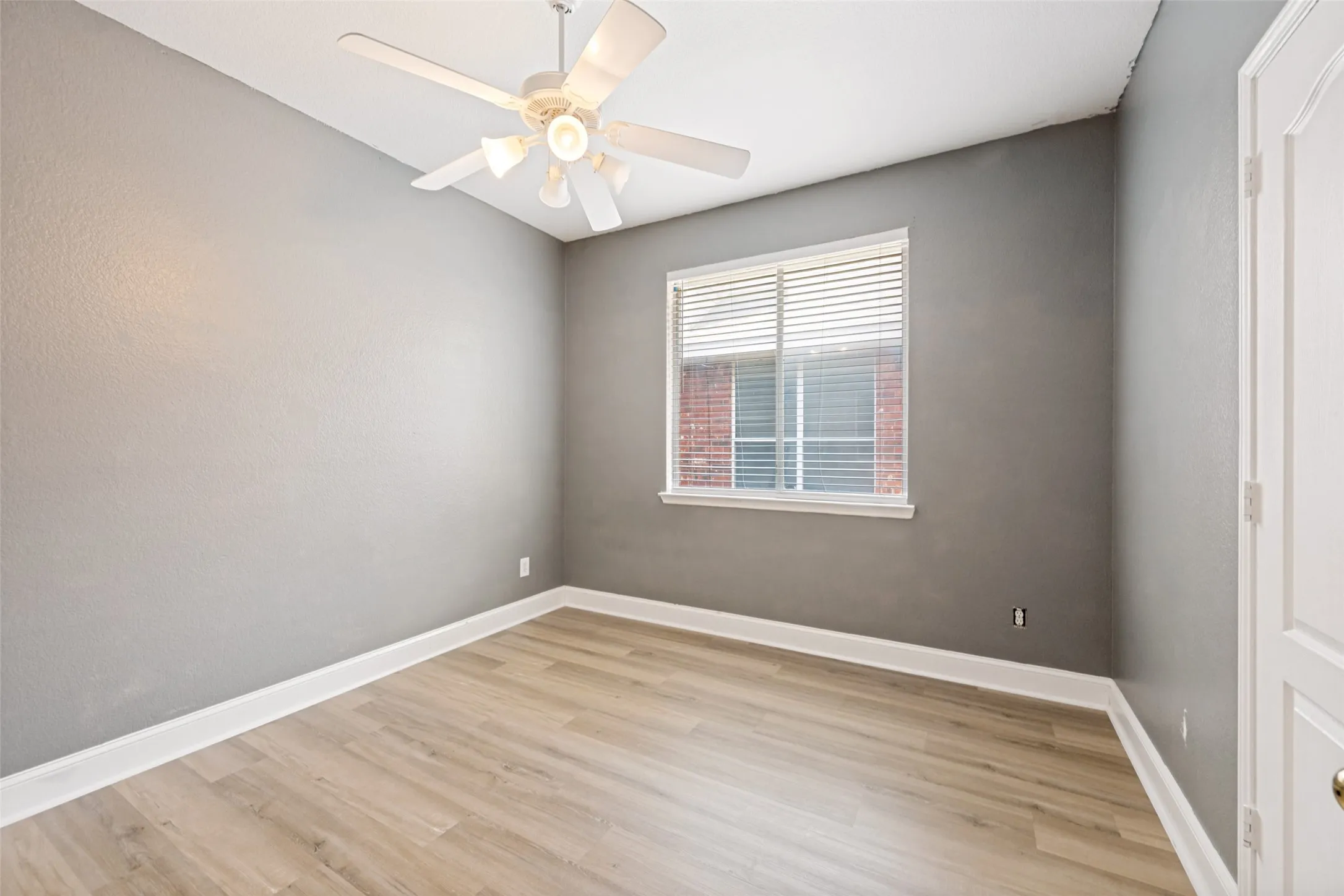 Single Family Residence For Rent in Tarrant County , 4849 Gloucester Drive, Grand Prairie, Texas 75052, 3 Bedroom, 2 Bathroom, 2 Garage spaces, 2,012 Sqft, built in 2000, mls#21340195, Real Estate Agent in Grand Prairie, Homes For Rent in Tarrant county, Homes For Rent in Grand Prairie, Realtor in Grand Prairie Texas, Real Estate Brokerage Independent Realty Texas, Luminita Cordes Realtor