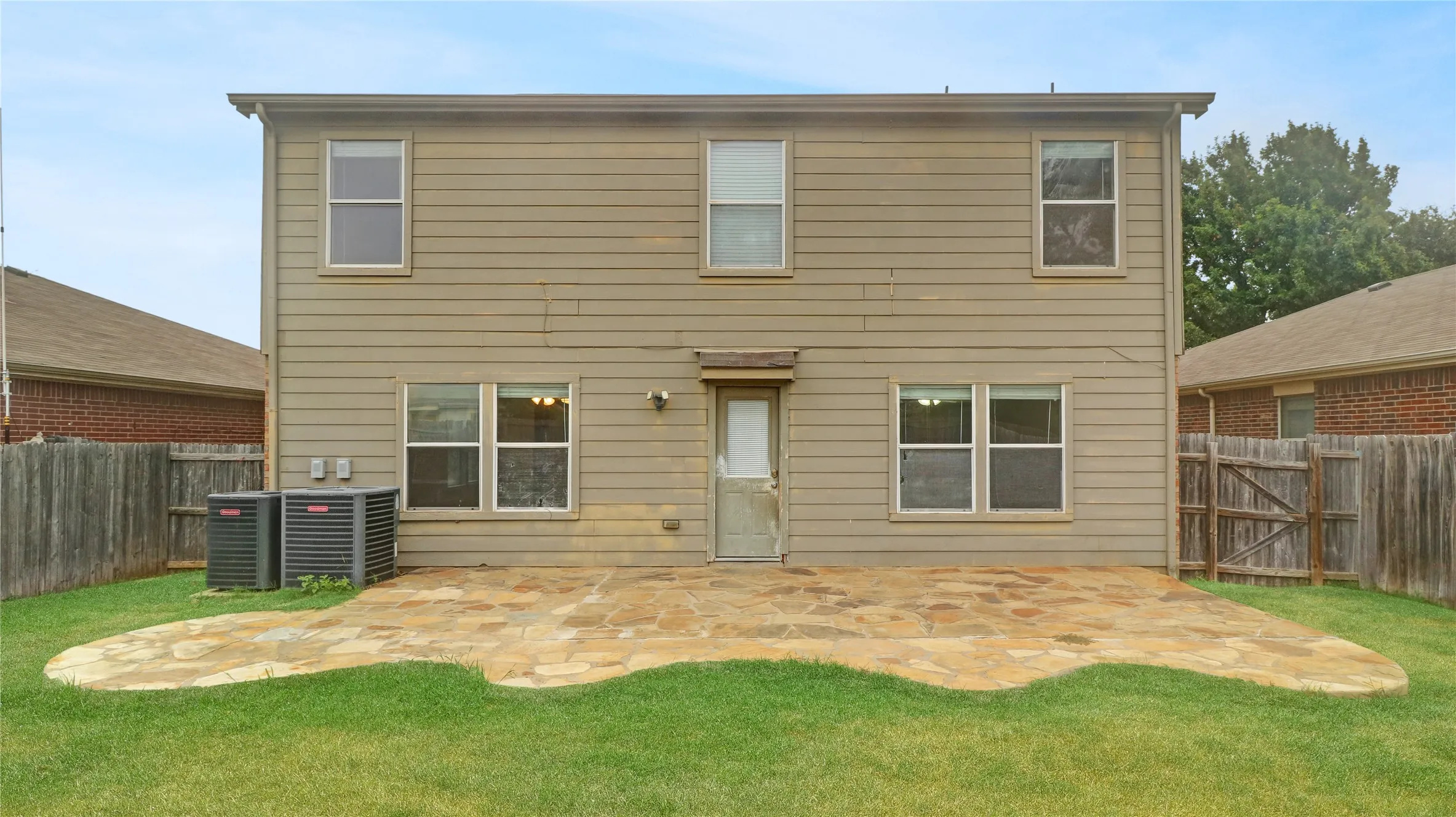 Single Family Residence For Sale in Denton County , 9000 King Ranch Drive, Cross Roads, Texas 76227, 5 Bedroom, 2 Bathroom, 2 Garage spaces, 2,512 Sqft, built in 2004, mls#21340197, Real Estate Agent in Cross Roads, Homes For Sale in Denton county, Homes For Sale in Cross Roads, Realtor in Cross Roads Texas, Real Estate Brokerage Independent Realty Texas, Luminita Cordes Realtor