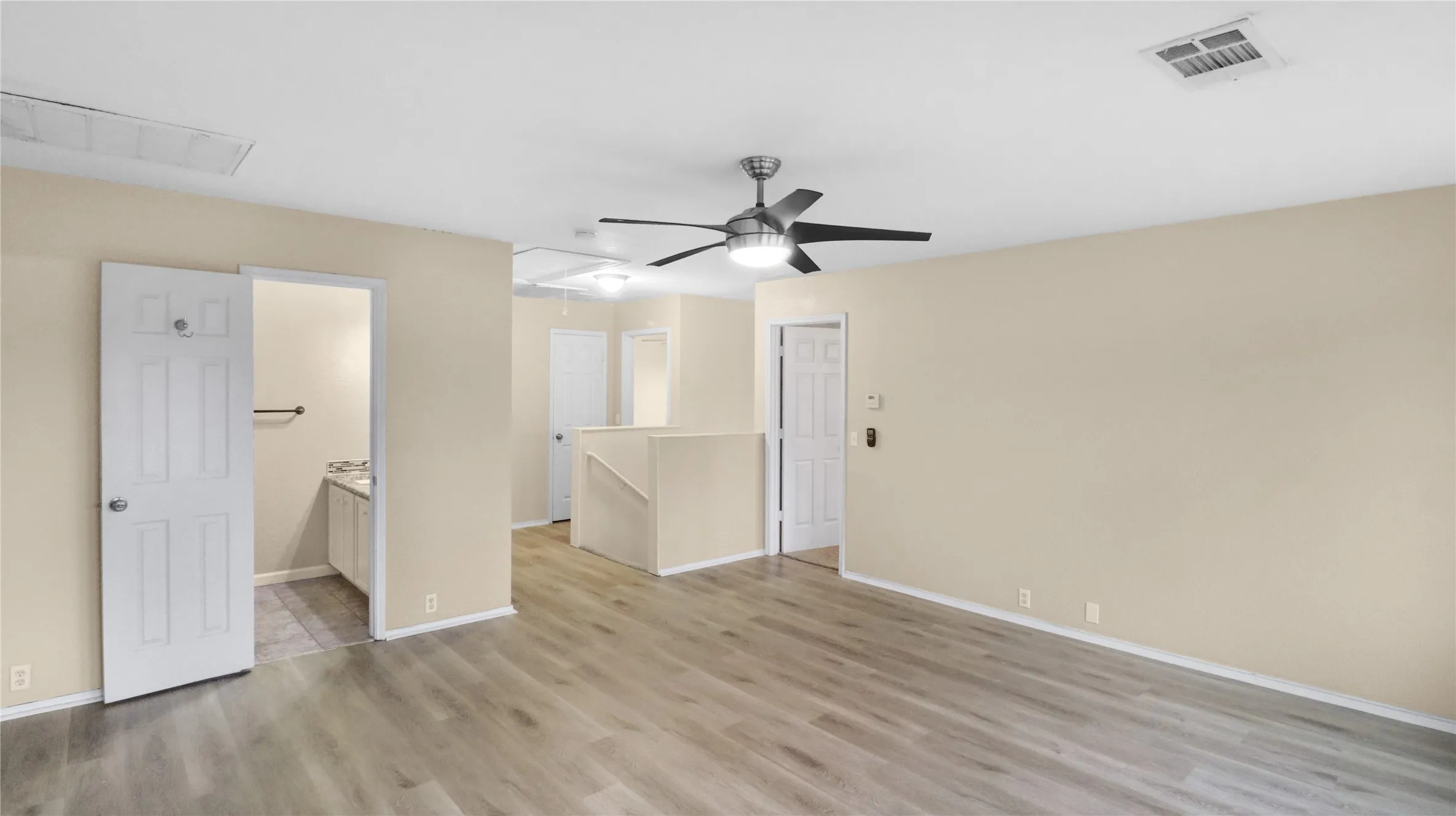 Single Family Residence For Sale in Denton County , 9000 King Ranch Drive, Cross Roads, Texas 76227, 5 Bedroom, 2 Bathroom, 2 Garage spaces, 2,512 Sqft, built in 2004, mls#21340197, Real Estate Agent in Cross Roads, Homes For Sale in Denton county, Homes For Sale in Cross Roads, Realtor in Cross Roads Texas, Real Estate Brokerage Independent Realty Texas, Luminita Cordes Realtor