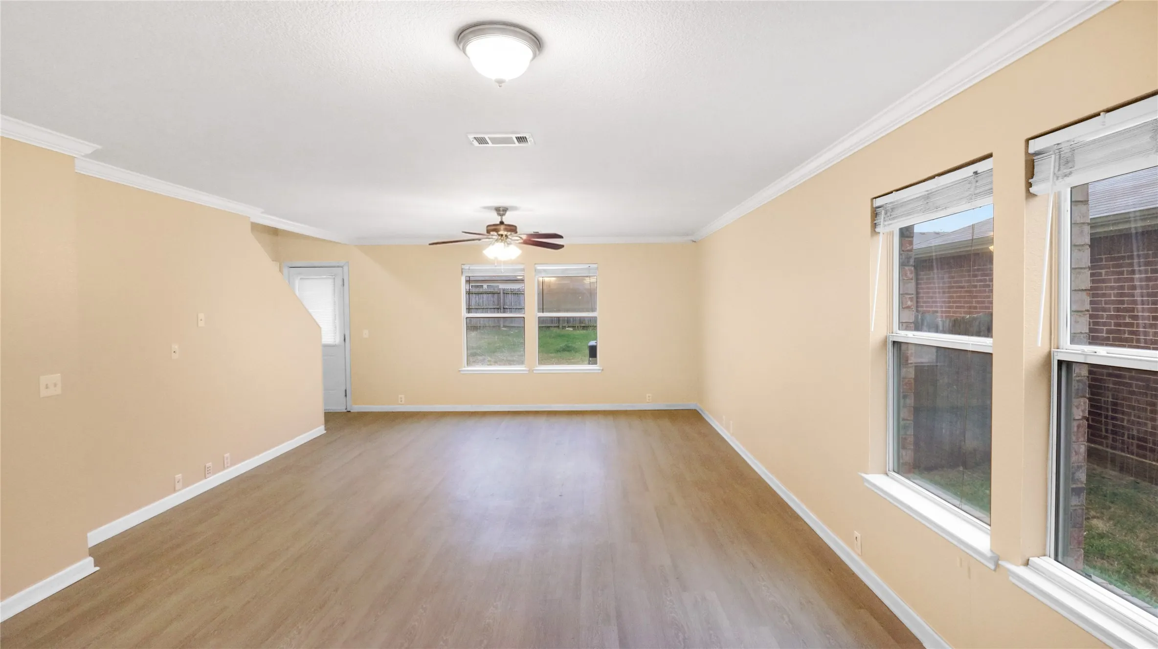 Single Family Residence For Sale in Denton County , 9000 King Ranch Drive, Cross Roads, Texas 76227, 5 Bedroom, 2 Bathroom, 2 Garage spaces, 2,512 Sqft, built in 2004, mls#21340197, Real Estate Agent in Cross Roads, Homes For Sale in Denton county, Homes For Sale in Cross Roads, Realtor in Cross Roads Texas, Real Estate Brokerage Independent Realty Texas, Luminita Cordes Realtor