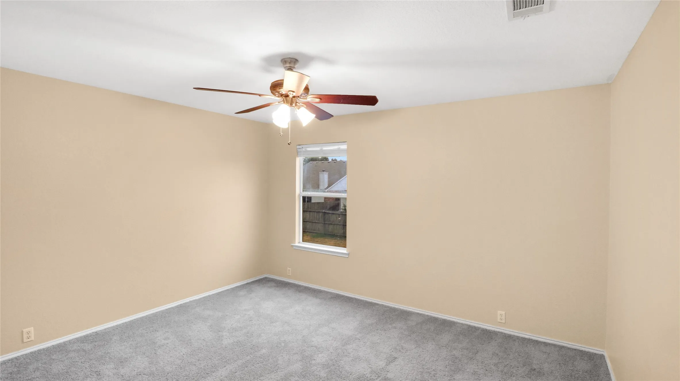 Single Family Residence For Sale in Denton County , 9000 King Ranch Drive, Cross Roads, Texas 76227, 5 Bedroom, 2 Bathroom, 2 Garage spaces, 2,512 Sqft, built in 2004, mls#21340197, Real Estate Agent in Cross Roads, Homes For Sale in Denton county, Homes For Sale in Cross Roads, Realtor in Cross Roads Texas, Real Estate Brokerage Independent Realty Texas, Luminita Cordes Realtor