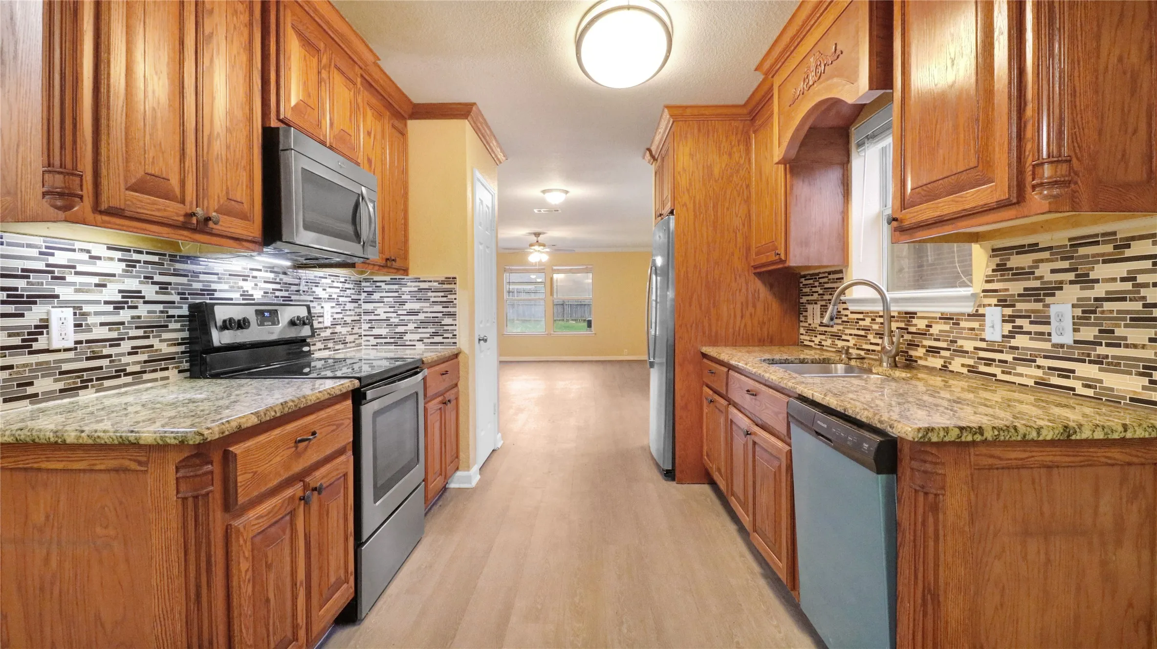 Single Family Residence For Sale in Denton County , 9000 King Ranch Drive, Cross Roads, Texas 76227, 5 Bedroom, 2 Bathroom, 2 Garage spaces, 2,512 Sqft, built in 2004, mls#21340197, Real Estate Agent in Cross Roads, Homes For Sale in Denton county, Homes For Sale in Cross Roads, Realtor in Cross Roads Texas, Real Estate Brokerage Independent Realty Texas, Luminita Cordes Realtor