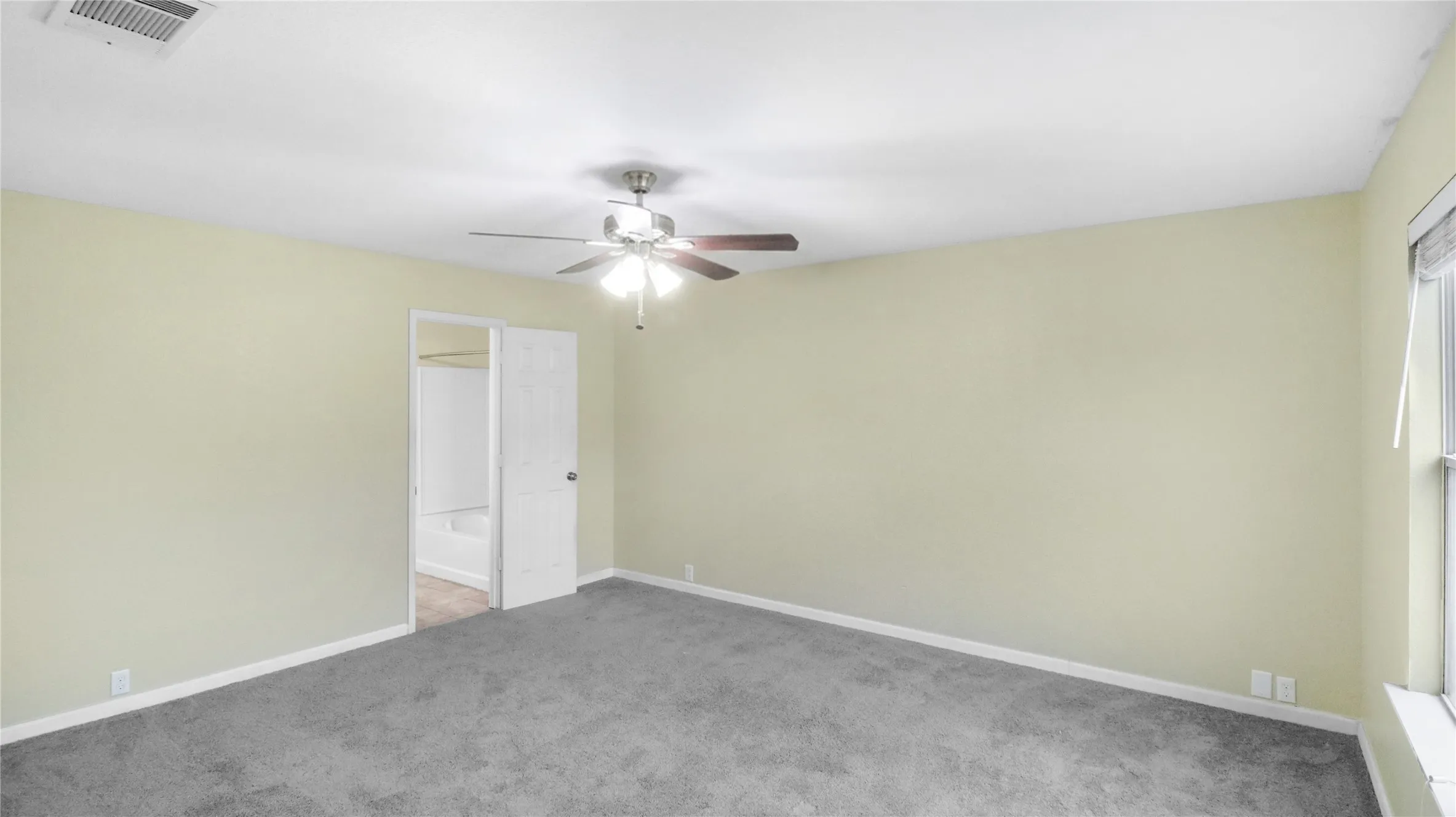 Single Family Residence For Sale in Denton County , 9000 King Ranch Drive, Cross Roads, Texas 76227, 5 Bedroom, 2 Bathroom, 2 Garage spaces, 2,512 Sqft, built in 2004, mls#21340197, Real Estate Agent in Cross Roads, Homes For Sale in Denton county, Homes For Sale in Cross Roads, Realtor in Cross Roads Texas, Real Estate Brokerage Independent Realty Texas, Luminita Cordes Realtor