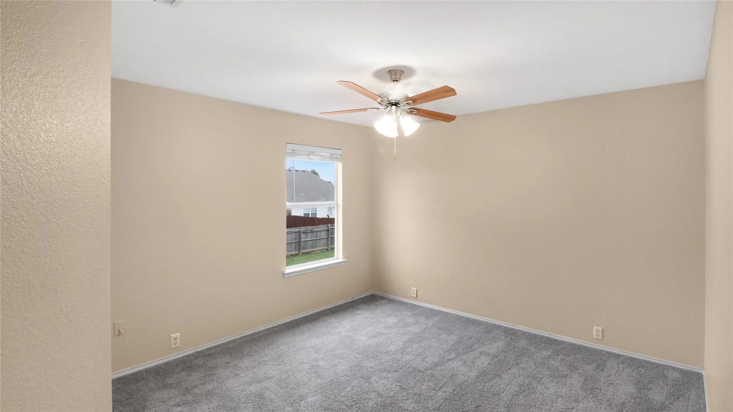Single Family Residence For Sale in Denton County , 9000 King Ranch Drive, Cross Roads, Texas 76227, 5 Bedroom, 2 Bathroom, 2 Garage spaces, 2,512 Sqft, built in 2004, mls#21340197, Real Estate Agent in Cross Roads, Homes For Sale in Denton county, Homes For Sale in Cross Roads, Realtor in Cross Roads Texas, Real Estate Brokerage Independent Realty Texas, Luminita Cordes Realtor