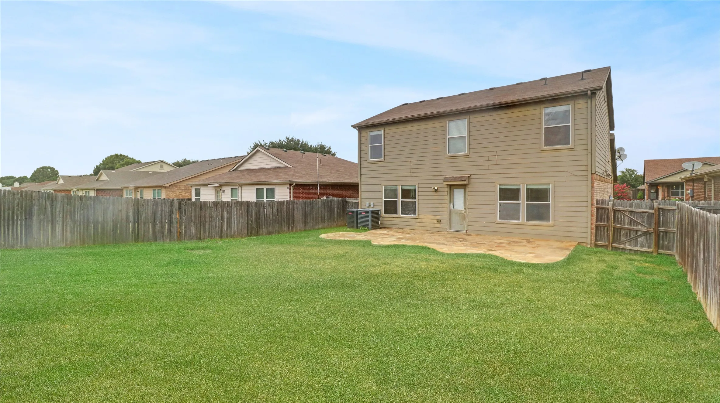 Single Family Residence For Sale in Denton County , 9000 King Ranch Drive, Cross Roads, Texas 76227, 5 Bedroom, 2 Bathroom, 2 Garage spaces, 2,512 Sqft, built in 2004, mls#21340197, Real Estate Agent in Cross Roads, Homes For Sale in Denton county, Homes For Sale in Cross Roads, Realtor in Cross Roads Texas, Real Estate Brokerage Independent Realty Texas, Luminita Cordes Realtor