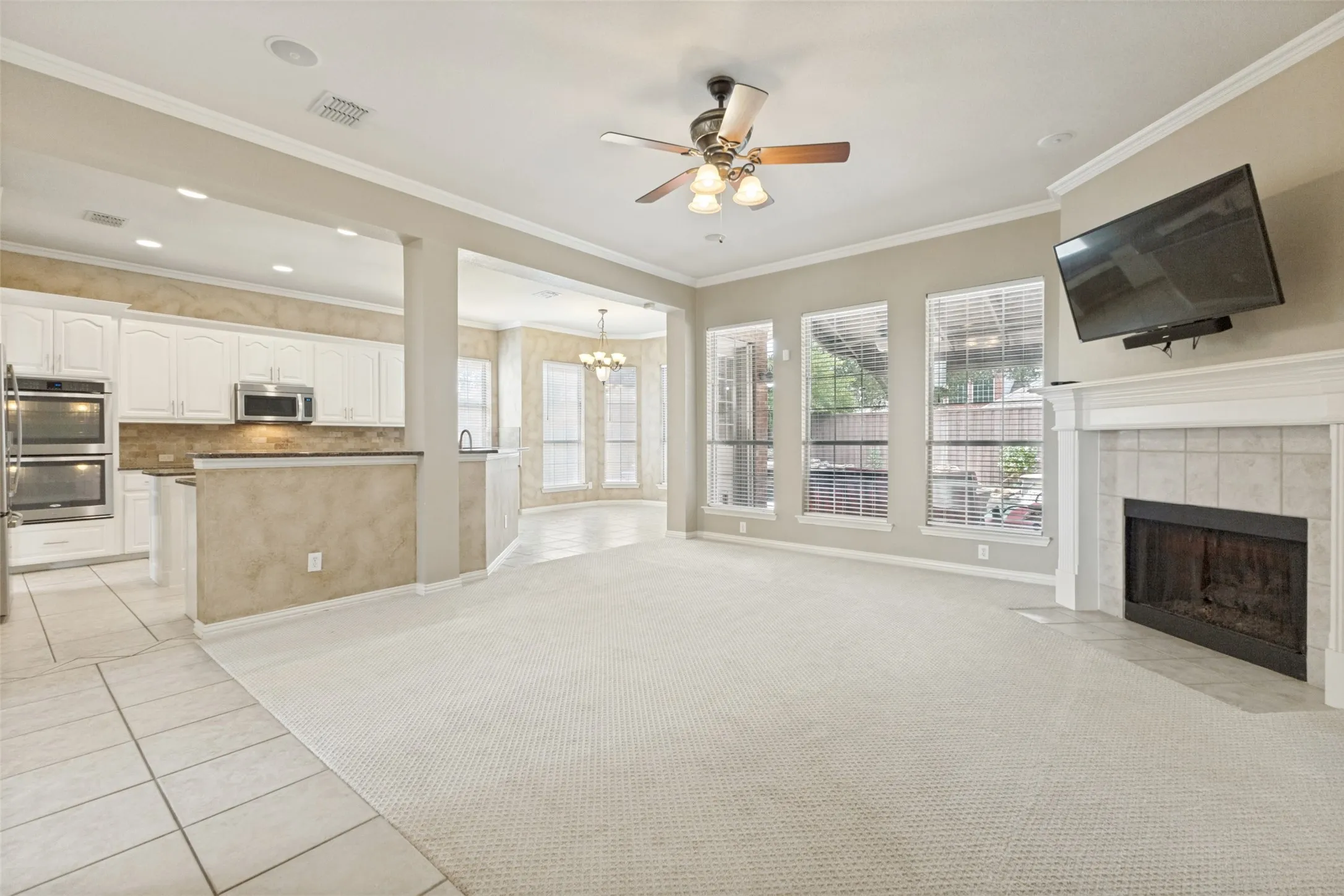 Single Family Residence For Sale in Dallas County , 530 Weeping Willow Road, Garland, Texas 75044, 5 Bedroom, 4 Bathroom, 2 Garage spaces, 4,086 Sqft, built in 2000, mls#21339229, Real Estate Agent in Garland, Homes For Sale in Dallas county, Homes For Sale in Garland, Realtor in Garland Texas, Real Estate Brokerage Independent Realty Texas, Luminita Cordes Realtor