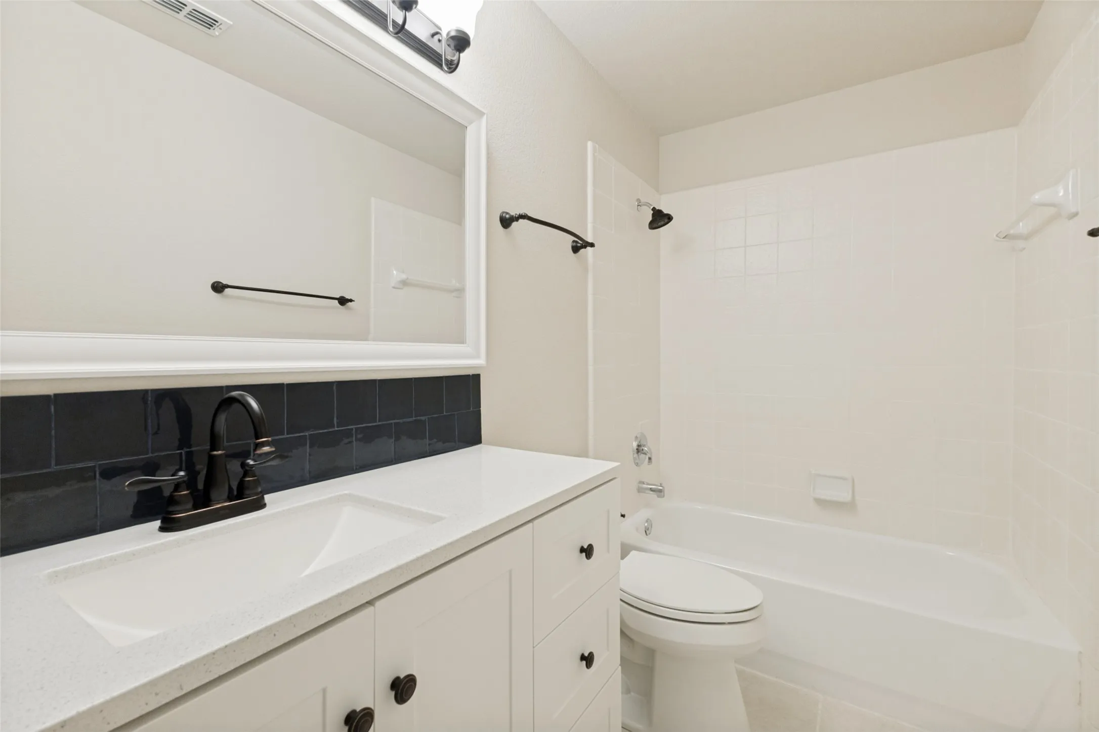 Single Family Residence For Sale in Dallas County , 530 Weeping Willow Road, Garland, Texas 75044, 5 Bedroom, 4 Bathroom, 2 Garage spaces, 4,086 Sqft, built in 2000, mls#21339229, Real Estate Agent in Garland, Homes For Sale in Dallas county, Homes For Sale in Garland, Realtor in Garland Texas, Real Estate Brokerage Independent Realty Texas, Luminita Cordes Realtor