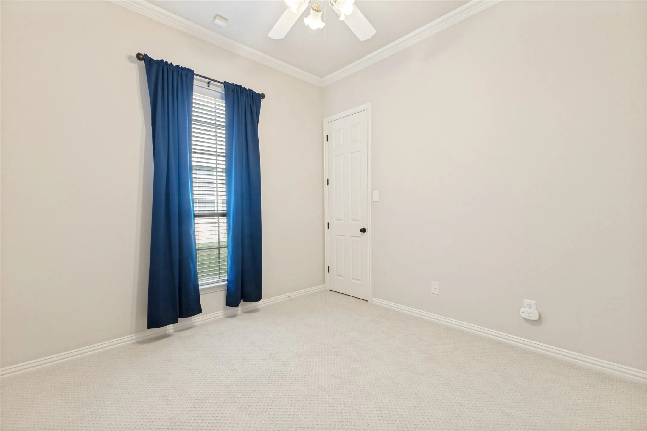 Single Family Residence For Sale in Dallas County , 530 Weeping Willow Road, Garland, Texas 75044, 5 Bedroom, 4 Bathroom, 2 Garage spaces, 4,086 Sqft, built in 2000, mls#21339229, Real Estate Agent in Garland, Homes For Sale in Dallas county, Homes For Sale in Garland, Realtor in Garland Texas, Real Estate Brokerage Independent Realty Texas, Luminita Cordes Realtor