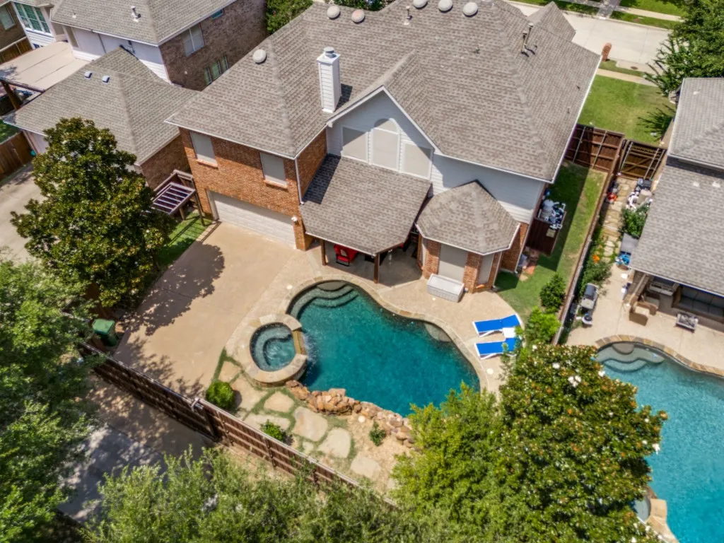 Single Family Residence For Sale in Dallas County , 530 Weeping Willow Road, Garland, Texas 75044, 5 Bedroom, 4 Bathroom, 2 Garage spaces, 4,086 Sqft, built in 2000, mls#21339229, Real Estate Agent in Garland, Homes For Sale in Dallas county, Homes For Sale in Garland, Realtor in Garland Texas, Real Estate Brokerage Independent Realty Texas, Luminita Cordes Realtor