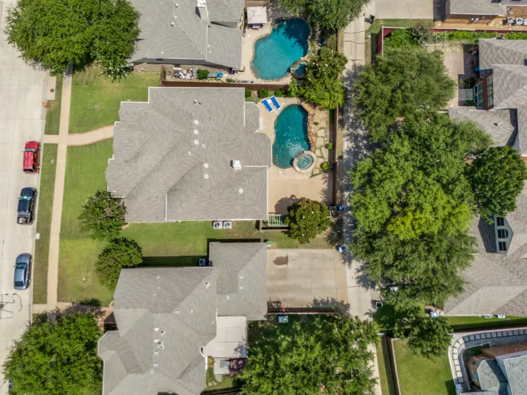 Single Family Residence For Sale in Dallas County , 530 Weeping Willow Road, Garland, Texas 75044, 5 Bedroom, 4 Bathroom, 2 Garage spaces, 4,086 Sqft, built in 2000, mls#21339229, Real Estate Agent in Garland, Homes For Sale in Dallas county, Homes For Sale in Garland, Realtor in Garland Texas, Real Estate Brokerage Independent Realty Texas, Luminita Cordes Realtor