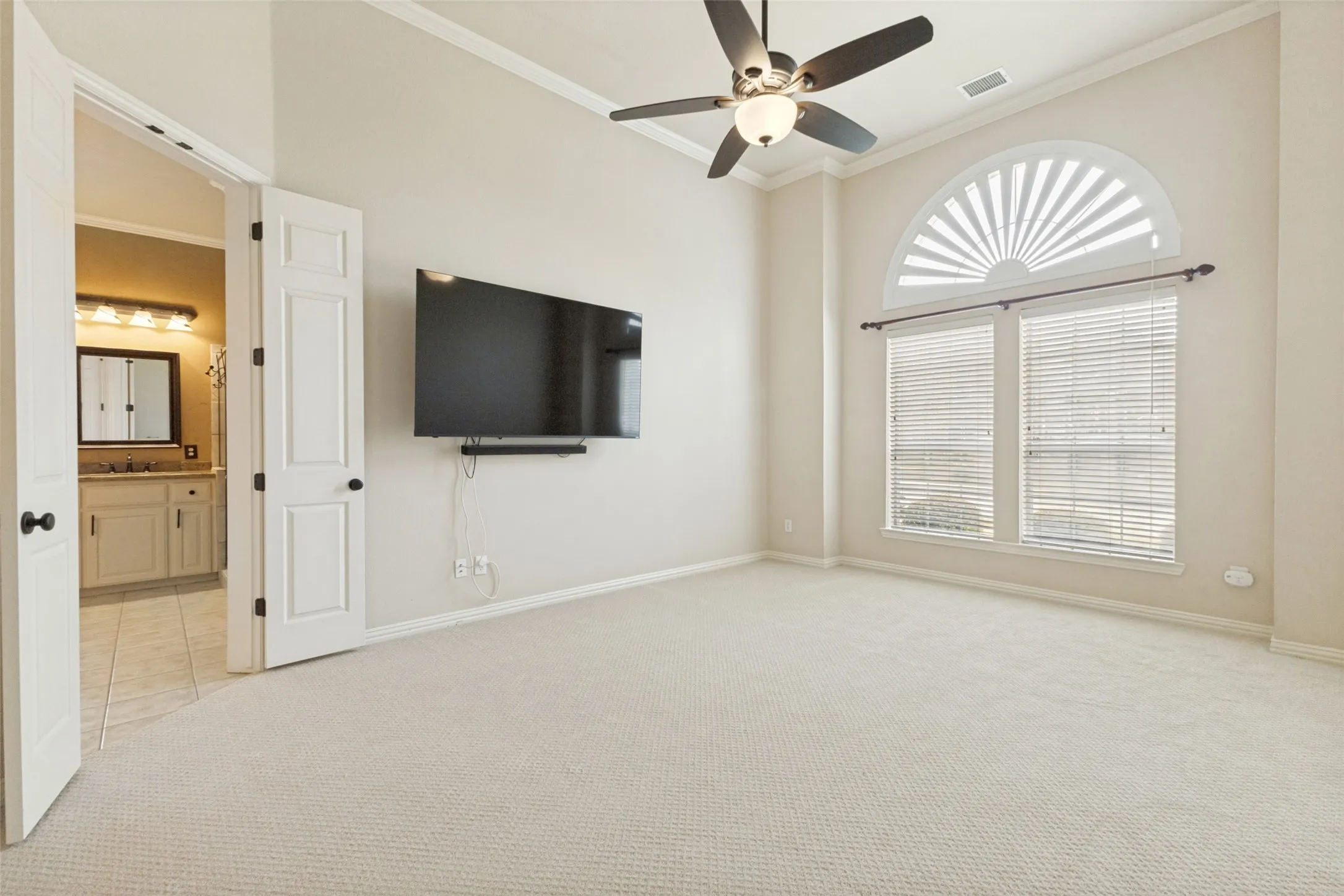 Single Family Residence For Sale in Dallas County , 530 Weeping Willow Road, Garland, Texas 75044, 5 Bedroom, 4 Bathroom, 2 Garage spaces, 4,086 Sqft, built in 2000, mls#21339229, Real Estate Agent in Garland, Homes For Sale in Dallas county, Homes For Sale in Garland, Realtor in Garland Texas, Real Estate Brokerage Independent Realty Texas, Luminita Cordes Realtor