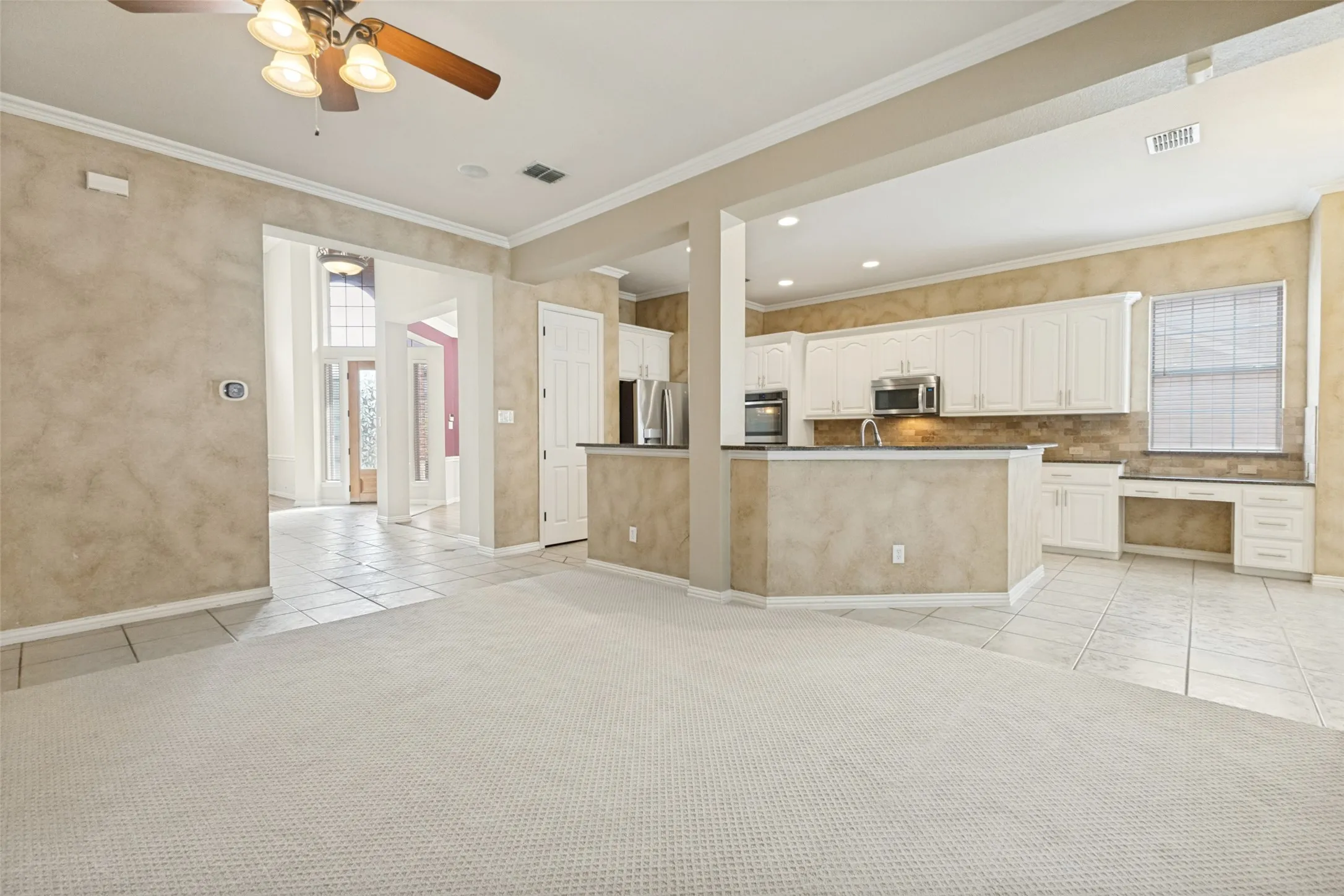 Single Family Residence For Sale in Dallas County , 530 Weeping Willow Road, Garland, Texas 75044, 5 Bedroom, 4 Bathroom, 2 Garage spaces, 4,086 Sqft, built in 2000, mls#21339229, Real Estate Agent in Garland, Homes For Sale in Dallas county, Homes For Sale in Garland, Realtor in Garland Texas, Real Estate Brokerage Independent Realty Texas, Luminita Cordes Realtor