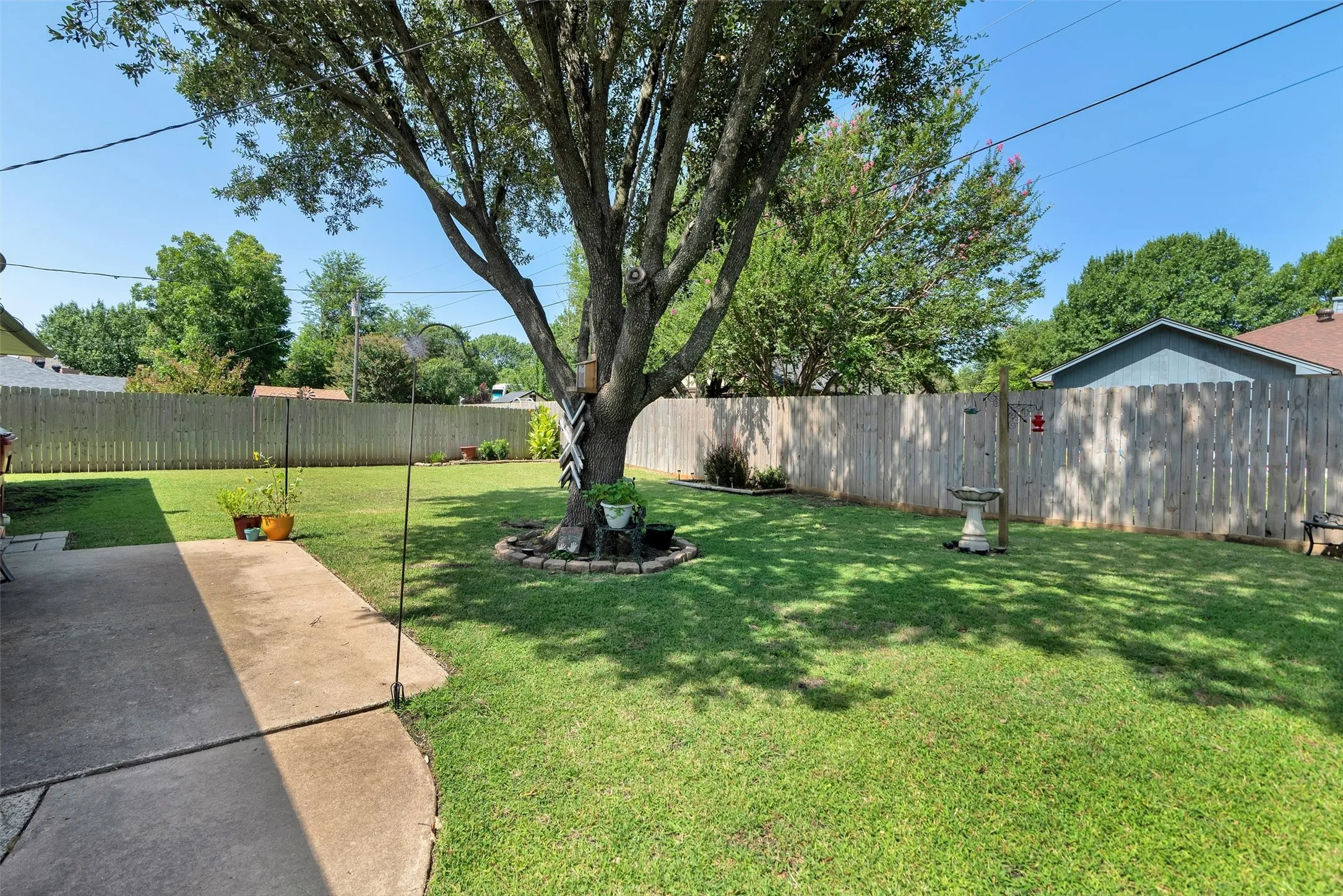 Single Family Residence For Sale in Grayson County , 3118 Richelieu Drive, Sherman, Texas 75090, 2 Bedroom, 2 Bathroom, 2 Garage spaces, 1,214 Sqft, built in 1983, mls#21340120, Real Estate Agent in Sherman, Homes For Sale in Grayson county, Homes For Sale in Sherman, Realtor in Sherman Texas, Real Estate Brokerage Independent Realty Texas, Luminita Cordes Realtor