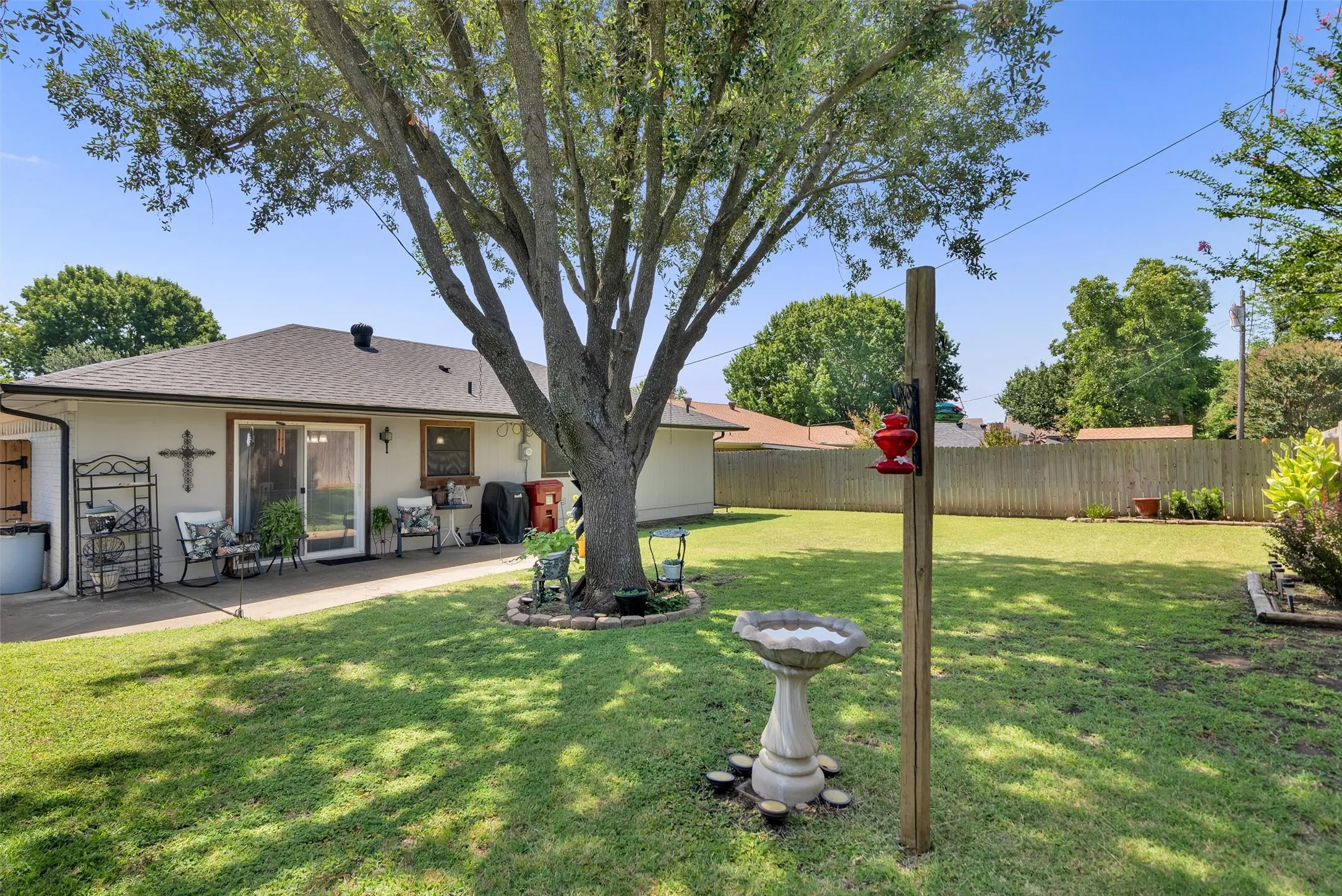 Single Family Residence For Sale in Grayson County , 3118 Richelieu Drive, Sherman, Texas 75090, 2 Bedroom, 2 Bathroom, 2 Garage spaces, 1,214 Sqft, built in 1983, mls#21340120, Real Estate Agent in Sherman, Homes For Sale in Grayson county, Homes For Sale in Sherman, Realtor in Sherman Texas, Real Estate Brokerage Independent Realty Texas, Luminita Cordes Realtor