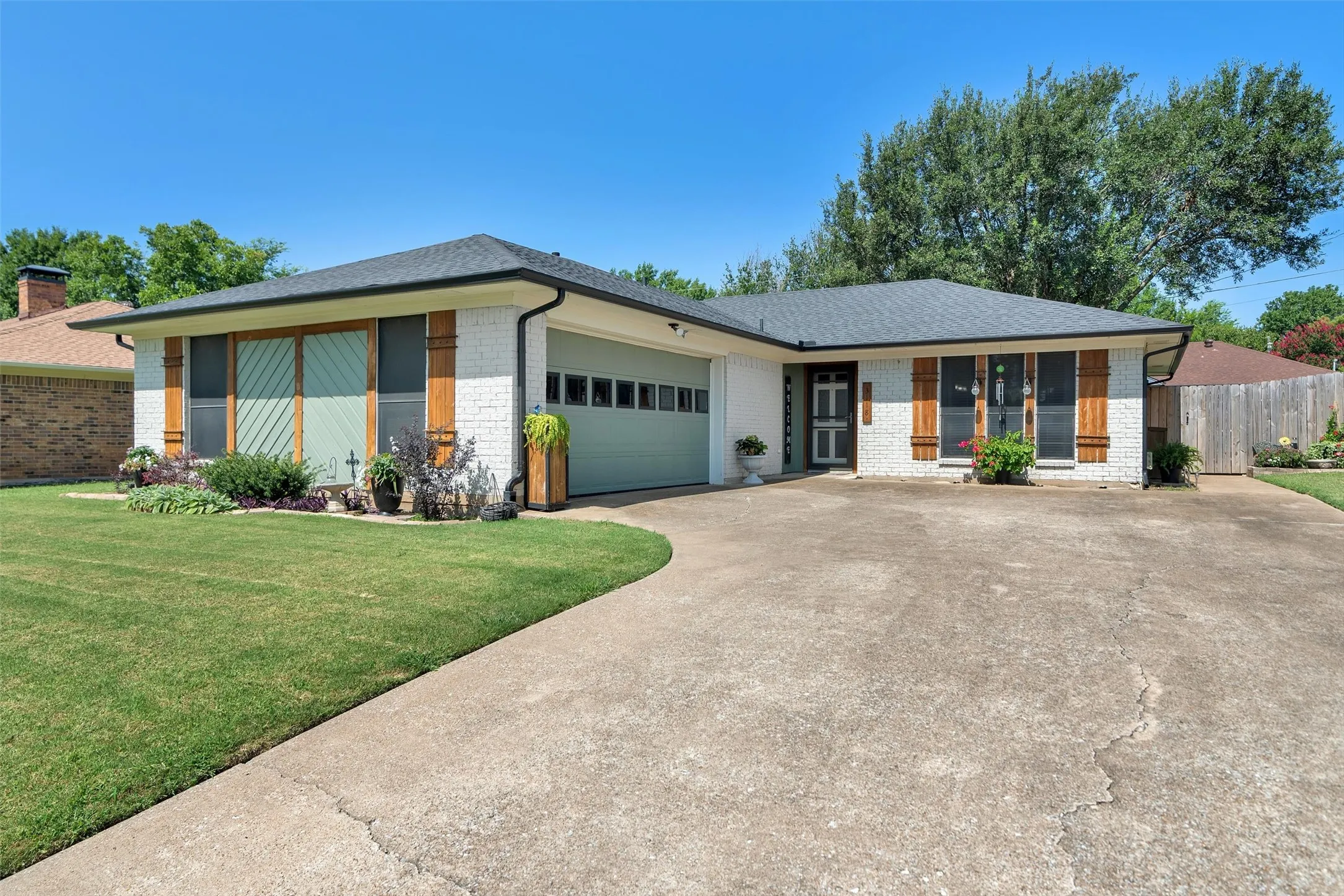 Single Family Residence For Sale in Grayson County , 3118 Richelieu Drive, Sherman, Texas 75090, 2 Bedroom, 2 Bathroom, 2 Garage spaces, 1,214 Sqft, built in 1983, mls#21340120, Real Estate Agent in Sherman, Homes For Sale in Grayson county, Homes For Sale in Sherman, Realtor in Sherman Texas, Real Estate Brokerage Independent Realty Texas, Luminita Cordes Realtor